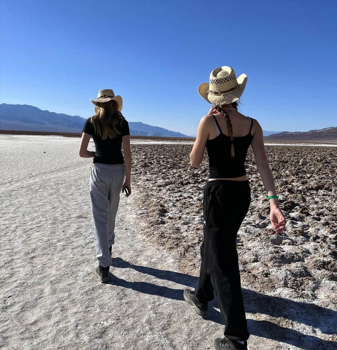 B. Akerlundさんのインスタグラム写真 - (B. AkerlundInstagram)「Escape to “ DEATH VALLEY “ 💀」4月9日 0時28分 - bcompleted