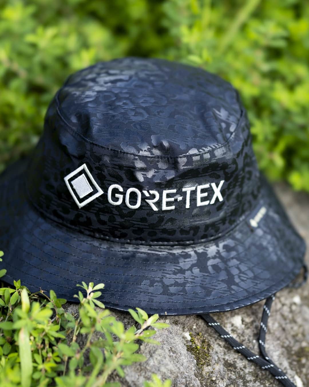 のインスタグラム：「SS23 NEW ERA OUTDOOR⁠ GORE-TEX PACLITE⁠ Leopard Camo⁠ ⁠ ⁠ #NewEra #ニューエラ #NewEraJapan #NewEraOutdoor #ニューエラアウトドア #Camp #キャンプ」