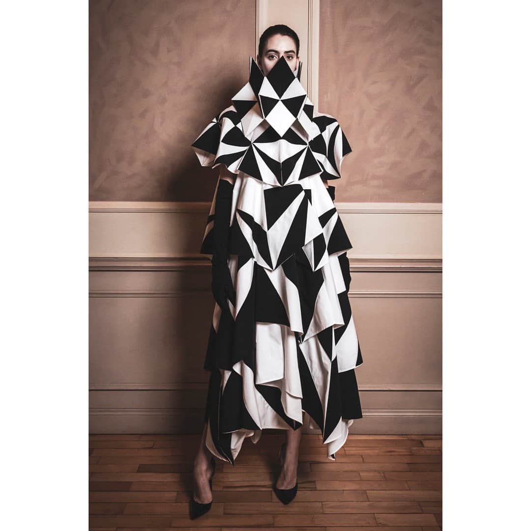 アツシナカシマのインスタグラム：「#atsushinakashima #アツシナカシマ #milanfashionweek #mfw #backstage #catwalk #art @projectcircularity @paneco_official @tapirus_daichi」