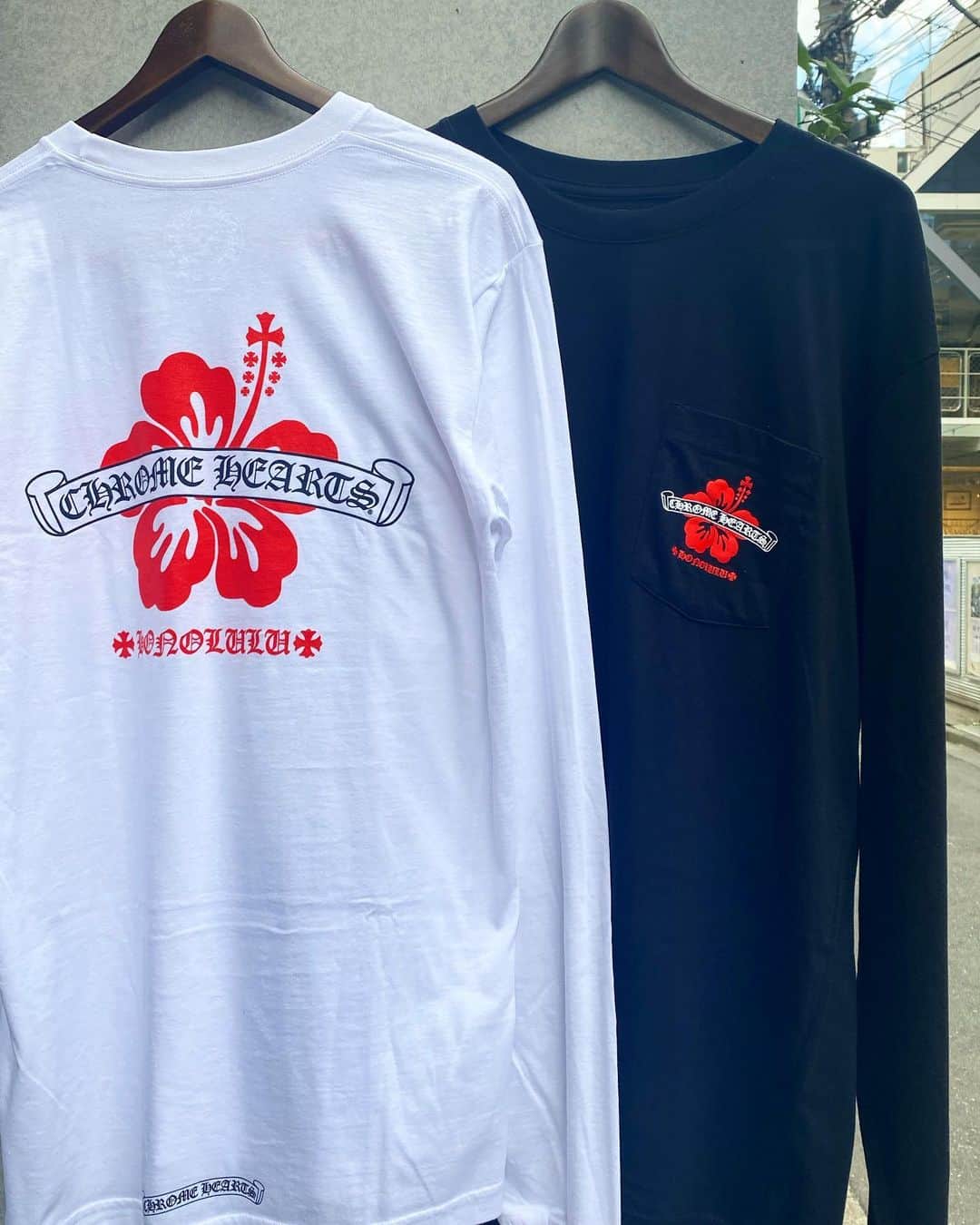 fools_judge_streetのインスタグラム：「CHROME HEARTS  Honolulu Limited LS  プロフィール欄より、 オンラインストア商品ページにアクセスできます。 ※その他ご不明点は店頭または、 DMまでお問い合わせください。  如有任何疑问，请在instagram上留言。 欢迎浏览我们的网上商店以及光临我们在原宿的实体店。  For inquiries, please message us on instagram. Please confirm our online store. Thank you.  #chromehearts #クロムハーツ」
