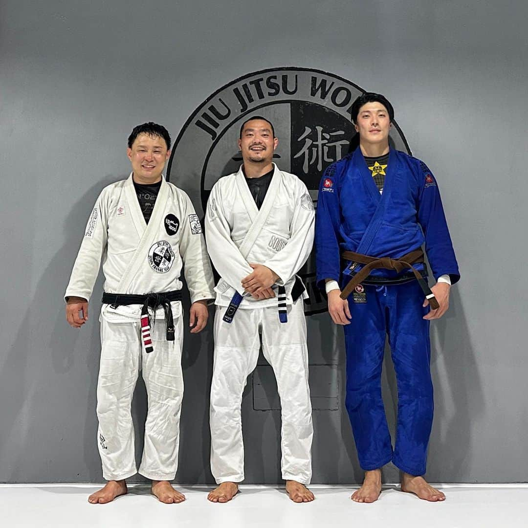 イ・ジェユンさんのインスタグラム写真 - (イ・ジェユンInstagram)「오랜 인연, 스승님들. . . My Coaches of both worlds. #BJJ & #Crossfit  @cfgn_ej @jiujitsuworld_gangnam  #크로스핏강남언주 #주짓수월드 #크로스핏은CFGN언주 #주짓수는주짓수월드」4月8日 16時47分 - goomapapa