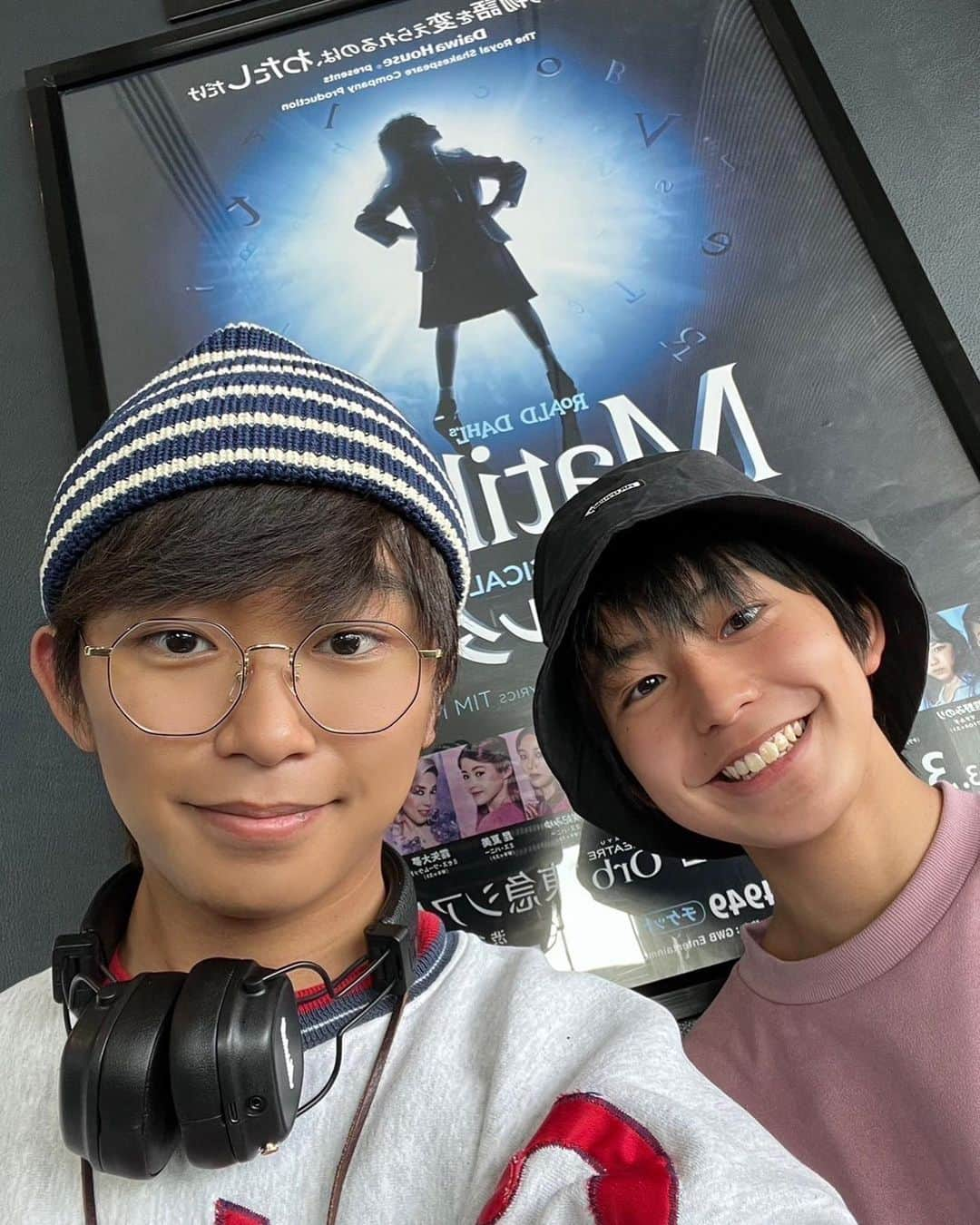 加藤清史郎さんのインスタグラム写真 - (加藤清史郎Instagram)「『マチルダ』 弟と2人で観劇。  作品は、 僕がロンドンに留学していた時、本場ウエストエンドで観た作品の中で、 個人的、大大大優勝を飾った、 ミュージカル『Matilda』 ※在英中に3回は観に行きました。  そんな僕にとって、とても大切で思い入れ深い作品の"日本初演"  発表当初は正直、この作品を全うできる子役ちゃんたちが、今の日本にいるのだろうか、 と思っていましたが。 皆さま本当に素晴らしかったです。完全にお手上げです、、笑  「やっぱり大好きだなぁ、この作品」 この一言に尽きます。  この投稿をご覧になっている皆様にも、 是非この感動を味わって頂きたい。 公演は5月の6日までだそうです〜！  後々、憲史郎と話して分かったのですが、 家から2人きりで出かけて帰ってくる、 これ初めてだったかもです。笑  #加藤憲史郎 #弟と2人でお出かけ #多分初めてだった笑 #仲悪いわけじゃないのでご心配なく #マチルダ #matilda #matildathemusical @matildathemusical」4月8日 16時53分 - kato_seishiro_official