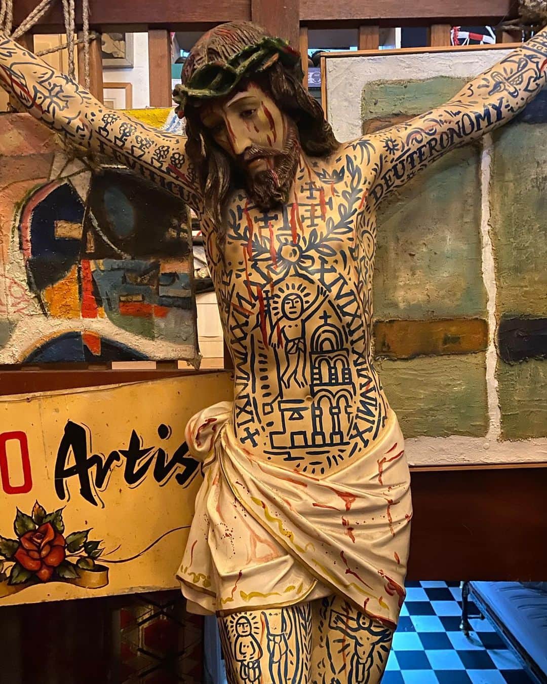 アムステルダム・タトゥー・ミュージアムのインスタグラム：「Hapoy easter#jezus#jesus#jc#jezuschristus#easter#paas#oasen#pascha#coptictattooing」