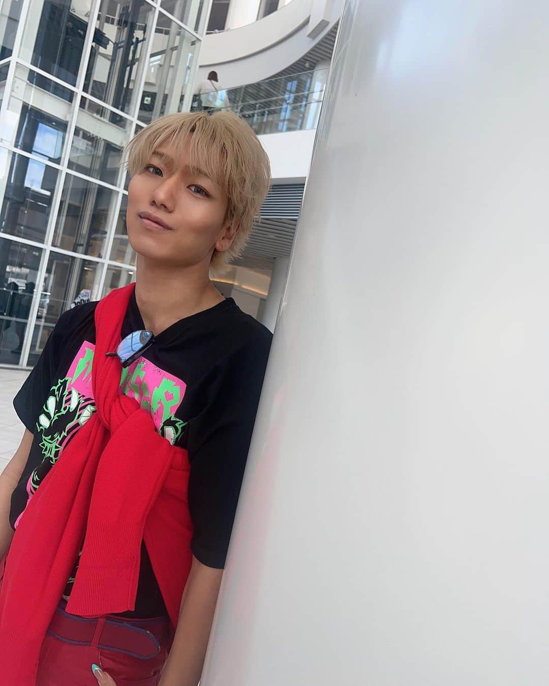 あのうめたんさんのインスタグラム写真 - (あのうめたんInstagram)「KOAKUMILIVE2023  Monster一日目 赤でコーデネート❤️🍒  明日は両方いるよん❤️  #倖田來未 #倖田組  #あのうめたん #名古屋 #モデル #美容 #make #ラナンキュラス #錦 #おばんざい #飲食店 #BAR #東京 #名古屋グルメ #調理師 #美容師 #トータルビューティ #タレント #ユニセックス #高身長 #GAL #ギャル #ハイトーン #さつき調理福祉学院 #中部美容専門学校  #RANUNCULUS」4月8日 16時57分 - anoumetan