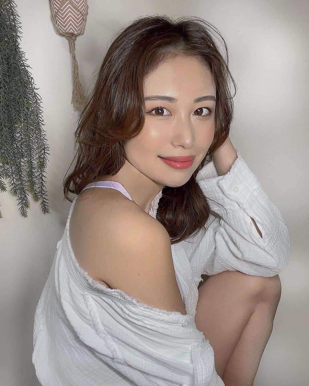 Aerie Japanのインスタグラム：「AerieのBloomレースブラは、春らしい色でストレッチ性があり着心地がウルトラソフト☁️ プールトゥパーティ カバーアップと組み合わせて、カジュアルでクールスタイル🏖️  Aerieでいいことづくし～🥰  #Aerie #AerieJP #AerieREALJP #Aerielaunch #Tokyo #intimates #Aeriegirls #春コーデ #春 #ファッション #ブラレット #ブラ」