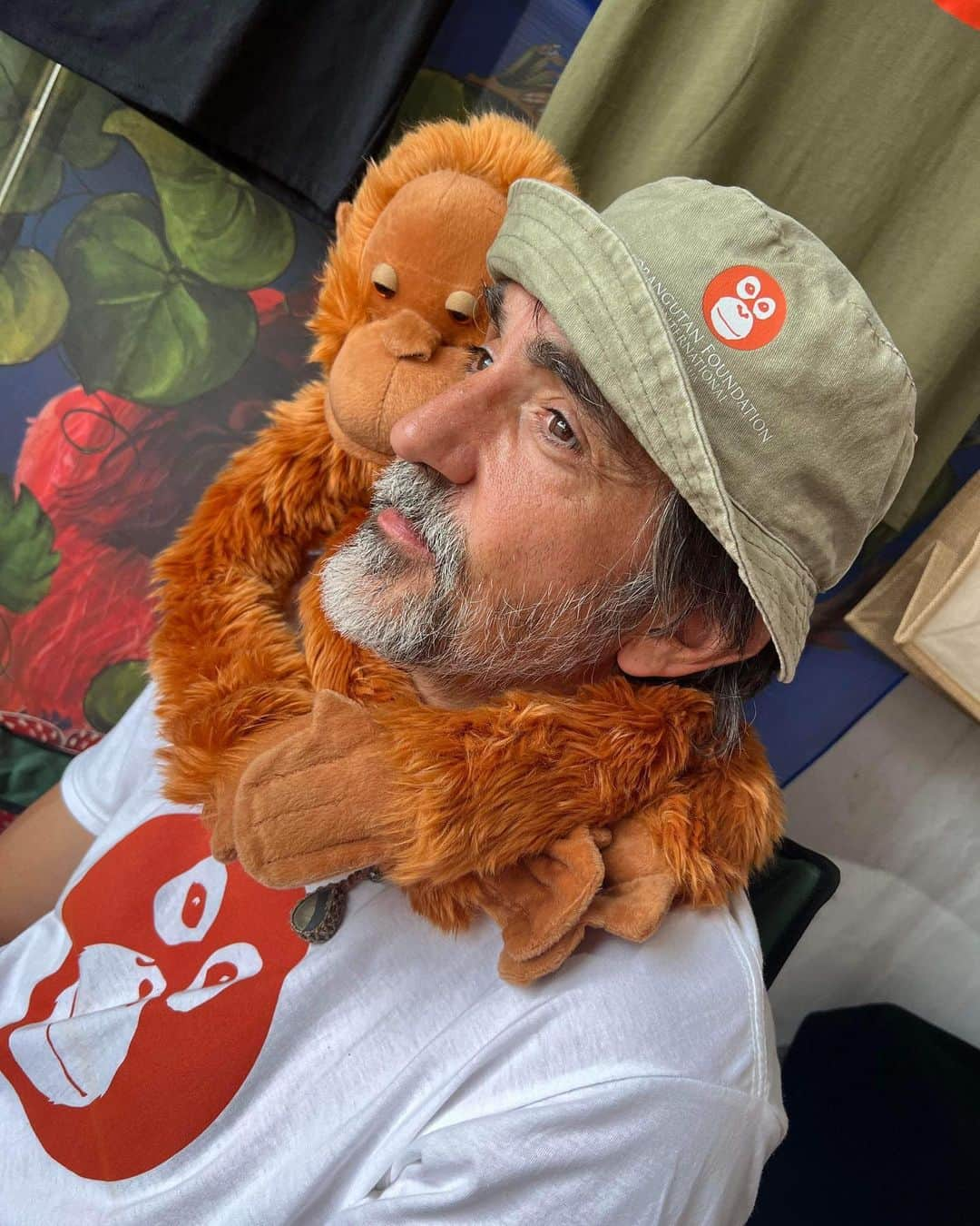 OFI Australiaさんのインスタグラム写真 - (OFI AustraliaInstagram)「Just some of the gorgeous peeps who have visited us at our Bluesfest stall. Thank you SO much for your support for orangutans!! 🧡🦧🧡🦧 #ofibluesfest2023 #bluesfestbyronbay #bluesfest2023 #orangutanmerchandise #saveorangutans #fosteranorangutan #orangutanfoundationinternational」4月8日 17時11分 - ofi_australia