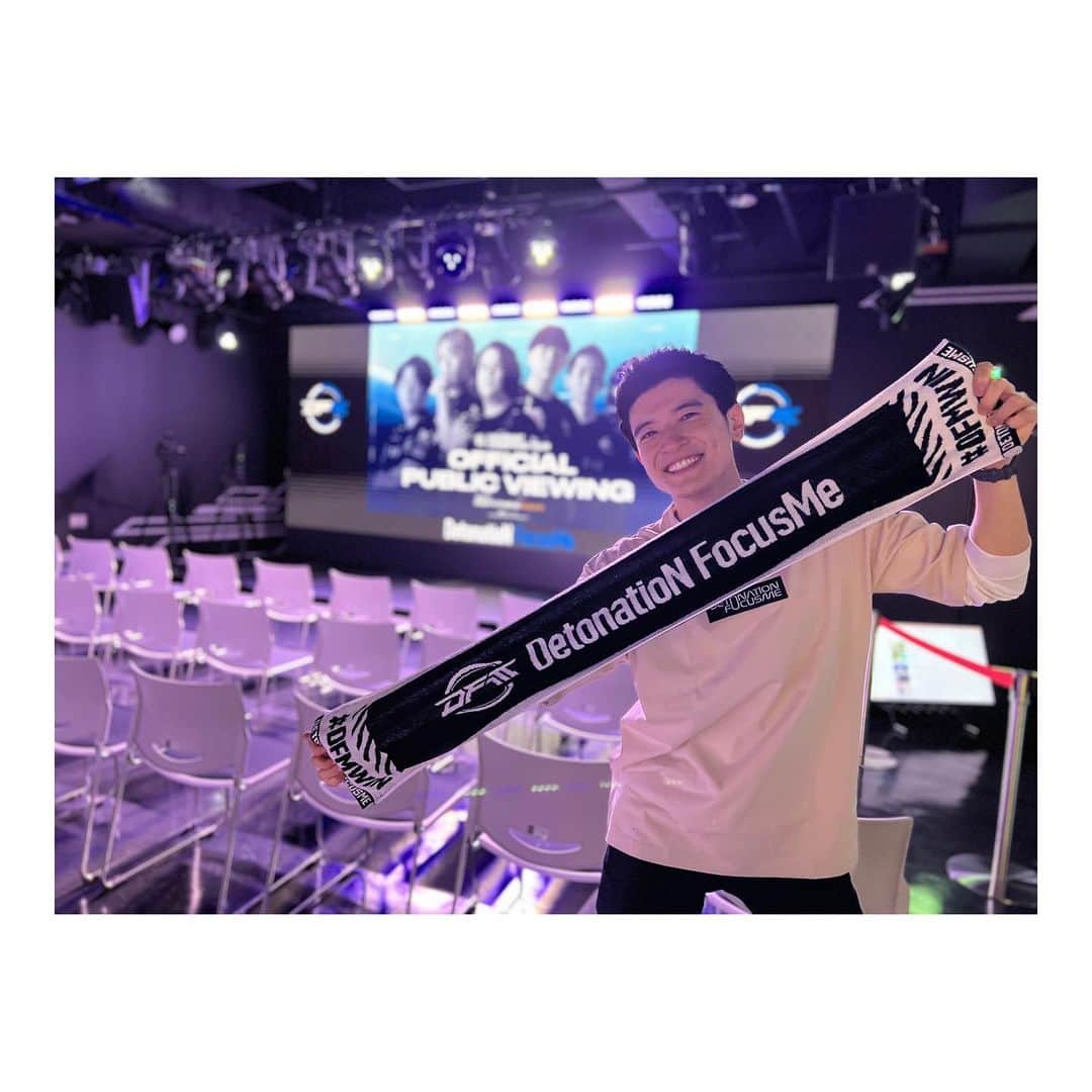 篠原光のインスタグラム：「. eスポーツチームDetnation Focus Me vs RRQ(インドネシア)パブリックビューイングで名古屋におじゃましてます！ 会場めちゃくちゃかっこいい…！」