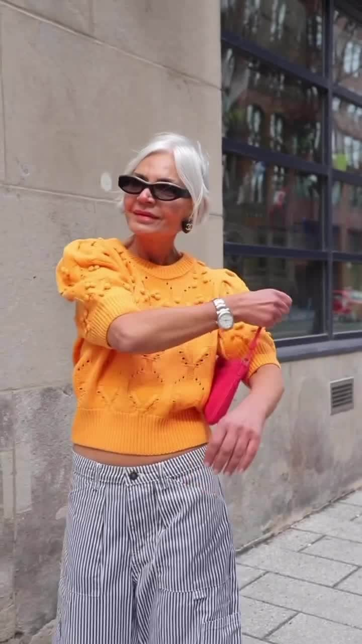 バウム ウンド ヘルガーデンのインスタグラム：「@greceghanem styling our orange knit for spring ❤️‍🔥  #BaumFamily #BaumundPferdgarten」