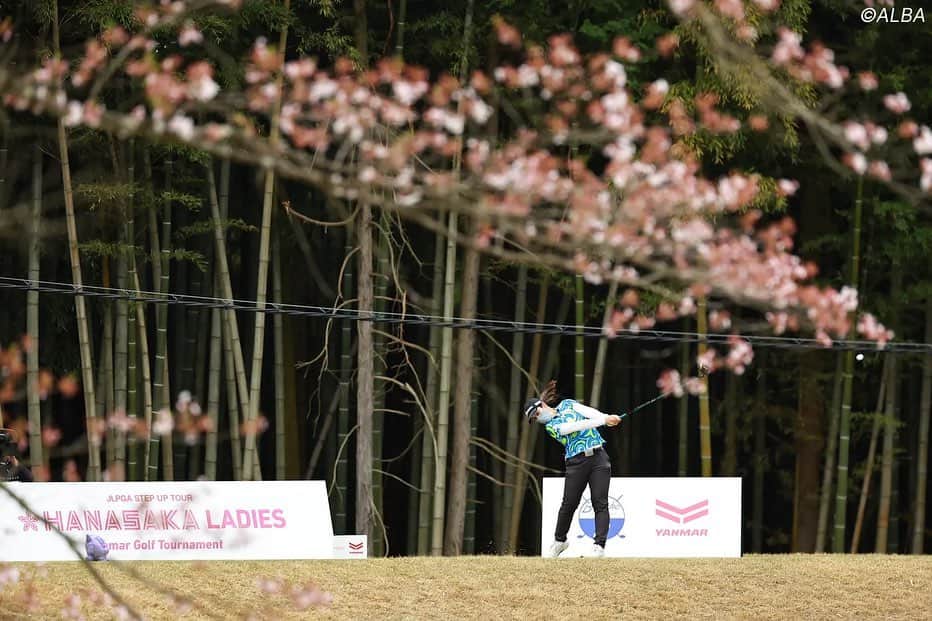 スタイヤーノ梨々菜さんのインスタグラム写真 - (スタイヤーノ梨々菜Instagram)「Hanasaka Ladies Yanmar Golf Tournament🌸  また2位ですごく悔しいですが、調子は悪くないので、また来週から頑張ります！ 応援していただいたみなさんありがとうございました😊  響さんおめでとうございます👏  初日、初めてさっちゃんとまわった！ 楽しかった😆  #hanasakaladiesyanmargolftournament #ハナサカレディースヤンマーゴルフトーナメント #ヤンマーマルシェ #アキラプロダクツ #titleist #zerofit #golf #reve #mysole #ラウドマウス #loudmouth #lmclip #ラウドマウスコーデ #チームラウドマウス #iomic #golflab #アングル #angle」4月8日 18時03分 - ririna9911