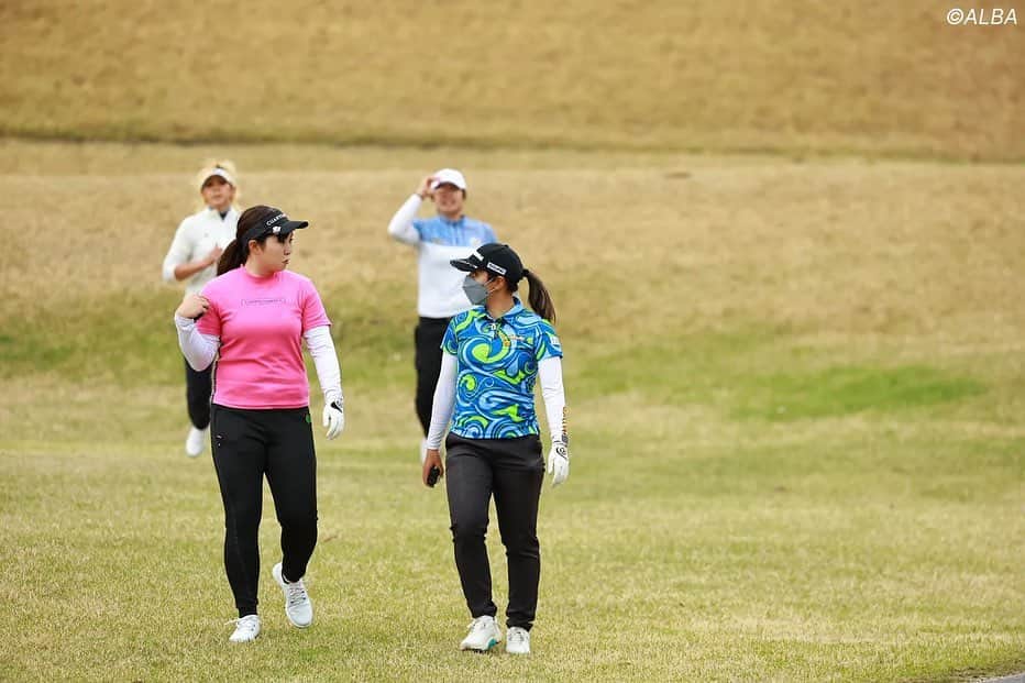 スタイヤーノ梨々菜さんのインスタグラム写真 - (スタイヤーノ梨々菜Instagram)「Hanasaka Ladies Yanmar Golf Tournament🌸  また2位ですごく悔しいですが、調子は悪くないので、また来週から頑張ります！ 応援していただいたみなさんありがとうございました😊  響さんおめでとうございます👏  初日、初めてさっちゃんとまわった！ 楽しかった😆  #hanasakaladiesyanmargolftournament #ハナサカレディースヤンマーゴルフトーナメント #ヤンマーマルシェ #アキラプロダクツ #titleist #zerofit #golf #reve #mysole #ラウドマウス #loudmouth #lmclip #ラウドマウスコーデ #チームラウドマウス #iomic #golflab #アングル #angle」4月8日 18時03分 - ririna9911