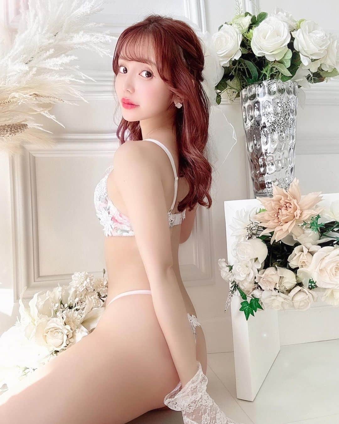 桜木せりなさんのインスタグラム写真 - (桜木せりなInstagram)「🍑  @shiba_0401   #撮影 #下着  #下着撮影 #ランジェリー #下着女子 #サルート #名古屋 #錦 #錦3 #salondegold  #サロンドゴールド  #キャバクラ #いいね #instalike #맞팔　#좋아요」4月8日 18時07分 - serina__gold