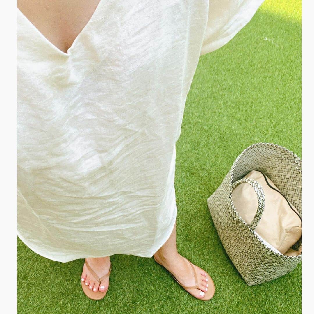 i_am_romikoのインスタグラム：「今日はシンガポール🇸🇬のローカルのお店で購入したリネンワンピース！！お洋服もバッグもシンガポールで購入した物たち。 何か嬉しい〜🤍 少しずつだけどシンガポールの生活に慣れてきた証拠かな！  #シンガポール駐在#シンガポール生活 #シンガポール在住  #シンガポールライフ #シンガポールファッション#子育てママ」