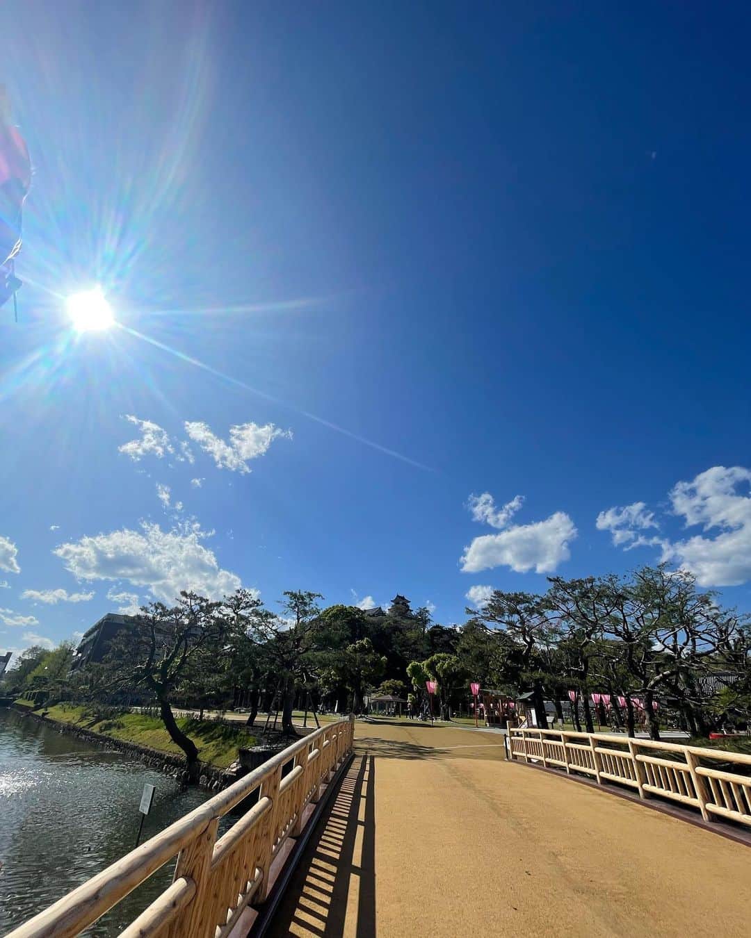 TERUのインスタグラム：「^_^  高知も久々ですよね？  天気が良くて、気持ち良すぎて2時間も散歩してしまいました。  今回お城は初ですね。  階段登るのが辛かった。  ご高齢の方、大変そうでしたが、登りきった時の笑顔が素敵でした。  ライブして移動してライブして移動しての繰り返しですが、これがホールツアーだよな〜なんて懐かしい感じに笑みが溢れます。  やっぱ、ツアーって楽しいですね。  明日は高知公演。  最高のコンディションでステージに立てそうです！」