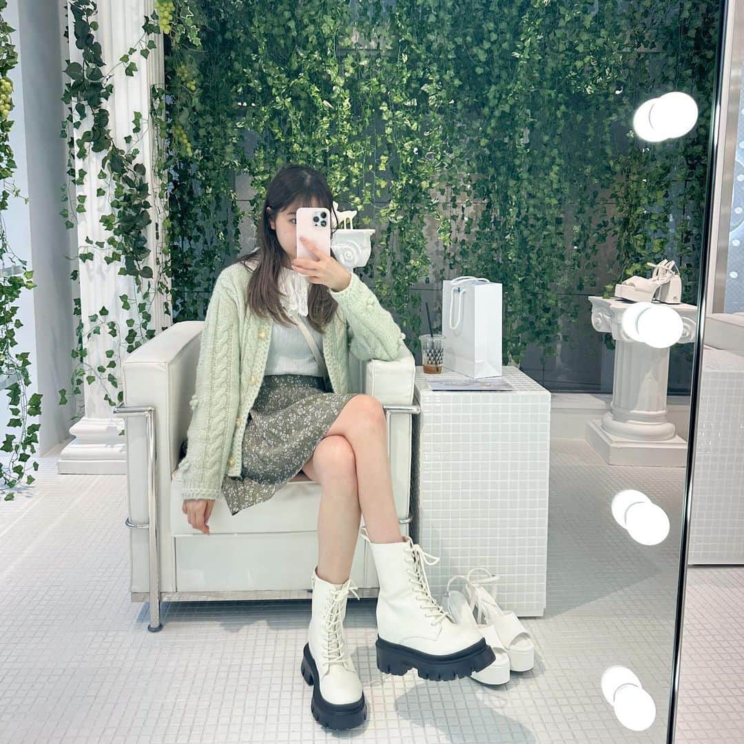 ほのぴすさんのインスタグラム写真 - (ほのぴすInstagram)「韓国で買った緑の服で草コーデ🌱  #草コーデ」4月8日 18時49分 - noponopisu2