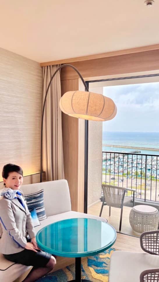 ANAのインスタグラム：「沖縄プリンスホテルオーシャンビューぎのわんをご紹介🌊✨ お部屋の詳細はインスタライブのアーカイブをチェック🔎 ご予約は #ANAトラベラーズ から✈️ 🌺ホテル単体：https://ana.ms/3ZKEpgN 🌺航空券＋ホテル：https://ana.ms/3MtC0Ei @okinawaprincehotel_ginowan  #allnipponairways #ANA #CA #客室乗務員 #飛行機 #沖縄 #okinawa #沖縄旅行 #travel #travelgram #japantrip #trip  #ホカンス #resort #オーシャンビュー #沖縄プリンスホテルオーシャンビューぎのわん」