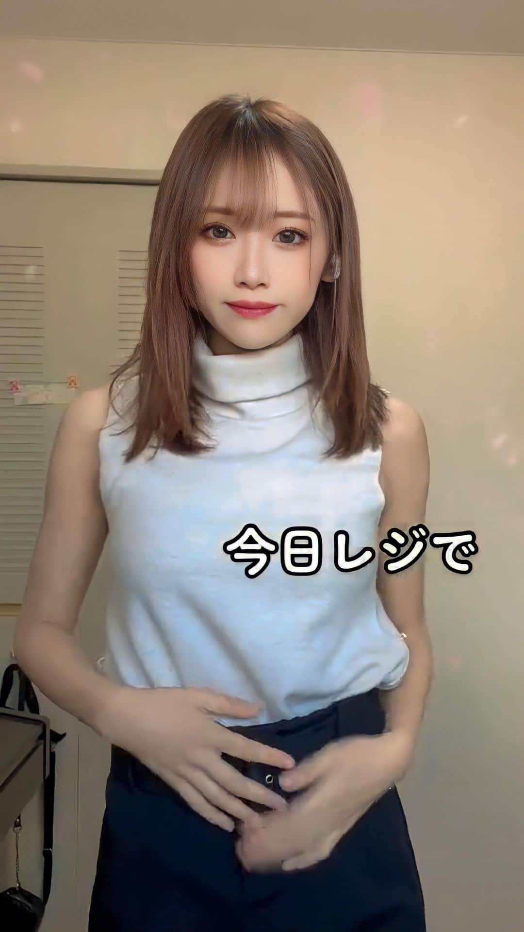 のインスタグラム：「《Bijobi✴︎Reel♪♪ 今日レジで!?👀🗃️》⁠⠀ *⁠ リポストを使って素敵な美女のリール動画を紹介させて頂く【ビジョビ💄美女美容事情💅】のコーナーです✨ *⁠ 今回ご紹介させて頂きますのは!!👀❤︎⁠⠀ りりさん< @ritic_hi >の素敵な動画🔆🎥 *⠀⁠⠀⁠⠀⁠⠀⁠⠀ ミスする時もありますよね❣️😆 良いお客さんで良かったです💕💕 *⠀⁠⠀⁠⠀⁠⠀⁠⠀ りりさん< @ritic_hi > ⠀⁠⠀ 素敵な投稿ありがとうございました☺️🎥✨⠀⠀ * りりさんのアカウントには他にも素晴らしいリール動画が沢山ありますので是非覗いてみてくださいね💁‍♀️💙⁠⠀⁠⠀⁠⠀⁠⠀ *⠀⁠ △▼△▼△▼△▼△▼△▼△▼△▼△▼ ⁠⠀⁠⠀⁠⠀ ❤🧡💛「美女美容事情」💚💙💜⠀⠀⠀⠀⠀⠀⠀⠀⠀⠀⠀⠀⠀⠀⁠⠀⁠⠀⁠⠀⁠⠀⁠⠀ 👇掲載ご希望の方は👇⠀⠀⠀⠀⠀⠀⠀⠀⠀⠀⠀⠀⠀⠀⠀⁠⠀⁠⠀⁠⠀⁠⠀⁠⠀ @b_b_j.jタグ付けと🖤 #ビジョビ ⁠⠀ 🖤タグ付けお願いします✨⠀⠀⠀⠀⠀⠀⠀⠀⠀⠀⠀⠀⠀⠀⠀⁠⠀⁠⠀⁠⠀⁠⠀⁠⠀ △▼△▼△▼△▼△▼△▼△▼△▼△▼ ⁠⠀⁠⠀⁠⠀⁠⠀⁠⠀ #美女 #美容 #インスタ美女 #インスタグラマー #tiktok #tiktokers #tiktokgirls #japanesegirl」