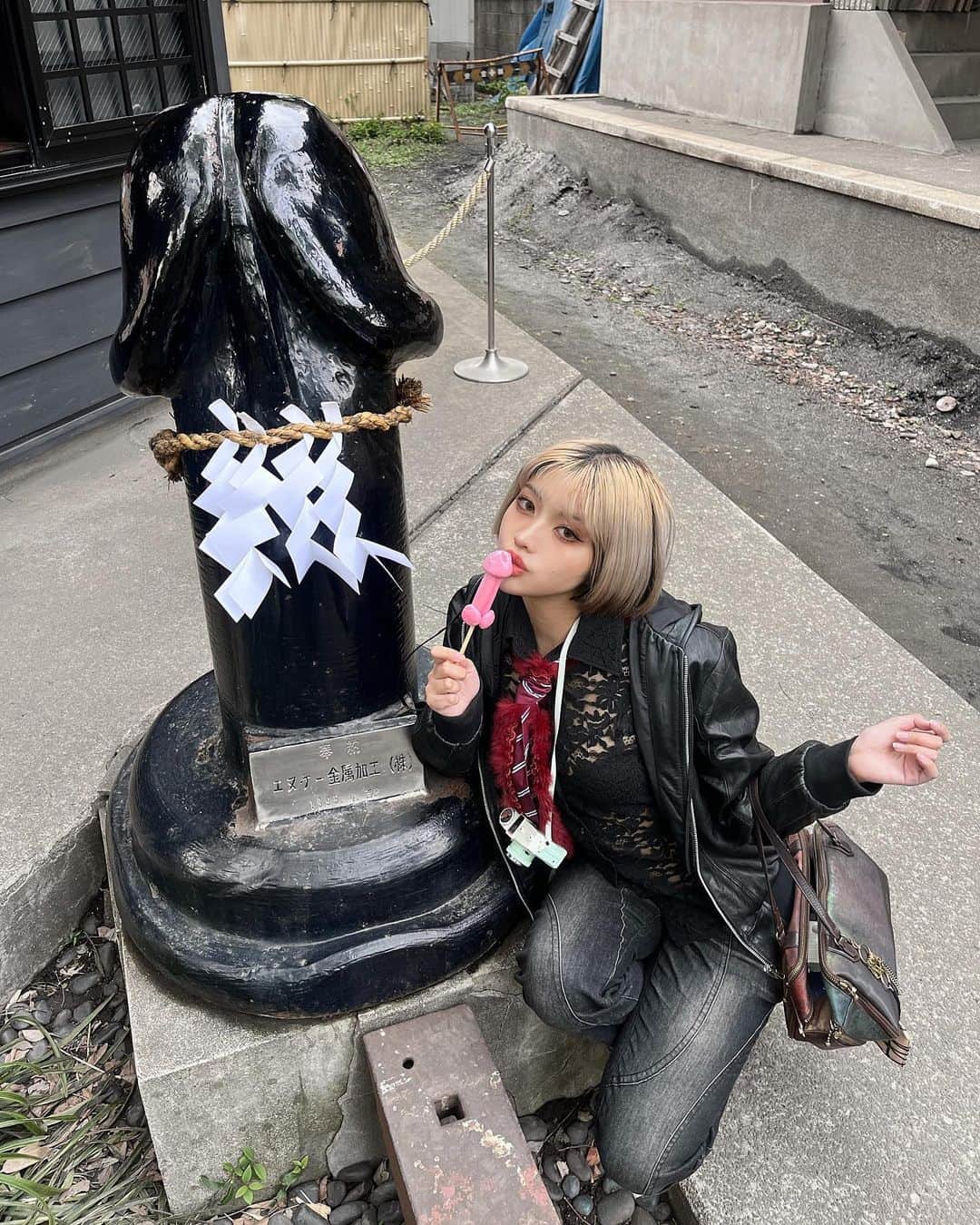 のインスタグラム：「I went to a Japanese Dick Festival よしのり頑張れ‼️」