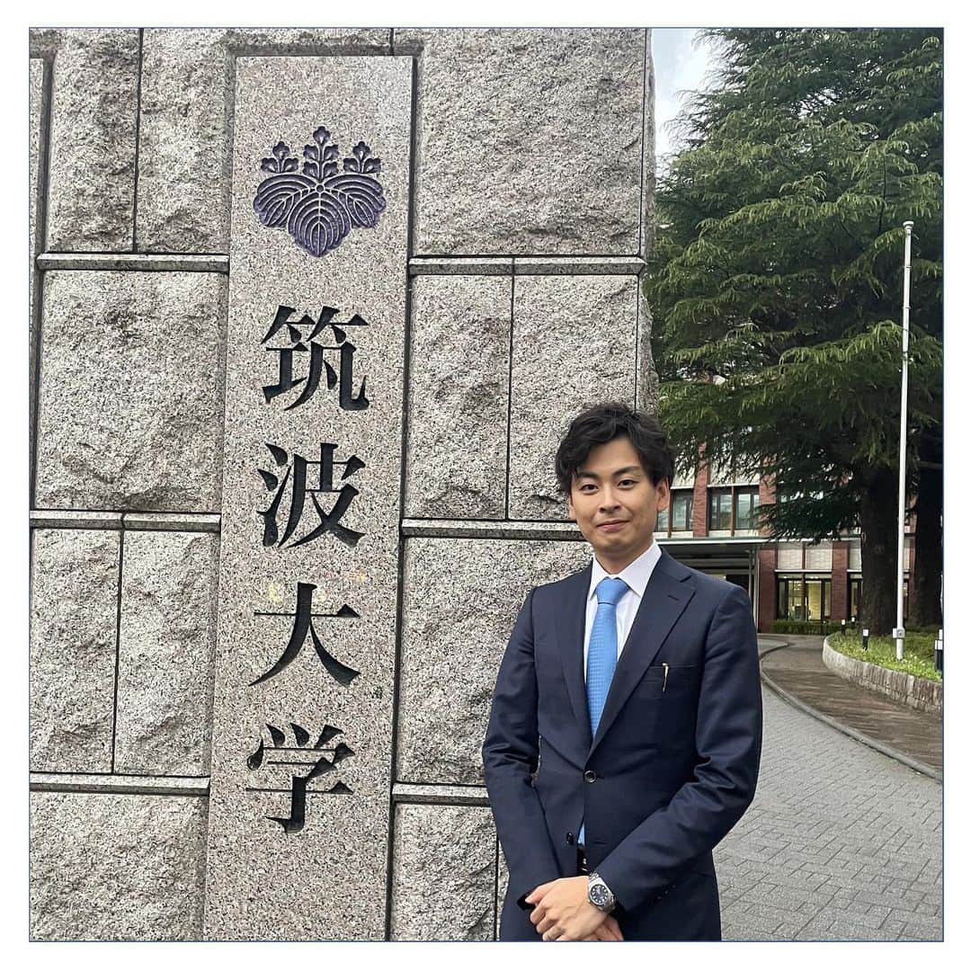 宇山賢さんのインスタグラム写真 - (宇山賢Instagram)「【ご報告】 この度 筑波大学人間総合科学学術院 人間総合科学研究群 スポーツウエルネス学学位プログラム (博士前期課程) に入学いたしました。  現役選手を引退し、アスリートという 背広を脱いだ時に感じたのは"己の無知さ"でした。 これをネガティブに捉えることなく "知らない、できない"から "知りたい、やりたい"と変換し 自らの経験や考えを言語化、評価しながら 社会に貢献のできる人材になれるよう精進いたします。  入学にあたりお世話になりました方々へ 本当にありがとうございました。 またこれからも何卒お力添えの程 よろしくお願いいたします。  社会人大学院ですので授業/研究以外の時間は 今できることをフィールドで発揮していきたいと思います。  #大学院 #入学 #進学 #筑波大学 #研究 #修士を取るその先にやりたいこと #マネジメント #プロモーション #フェンシング #スポーツ #esrelier」4月8日 18時54分 - satofen.1210