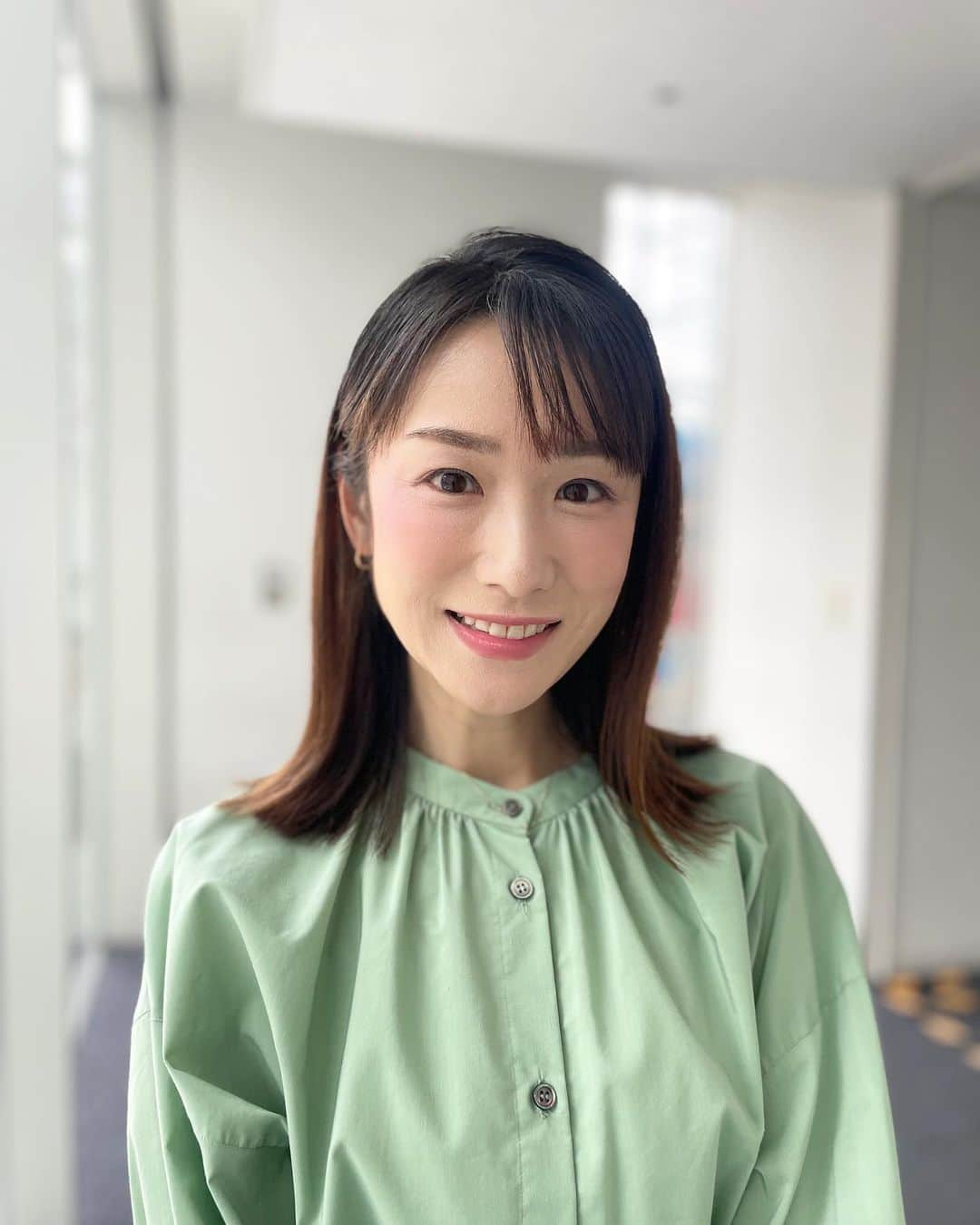 堂真理子さんのインスタグラム写真 - (堂真理子Instagram)「先週の別ショット📷 今週は、息子の中学校入学式、娘の進級と、新しい環境へのスタートで慌ただしく過ごしていました🏃💨 これから楽しいことも大変なこともたくさんあると思いますが、充実した学校生活を送って欲しいです☺️   #今週 は  #息子 の  #中学  #入学式  #娘 の  #進級 で  #バタバタ でした  #新年度  #おめでとう  #堂真理子 #テレビ朝日 #アナウンサー」4月8日 19時20分 - mariko_do