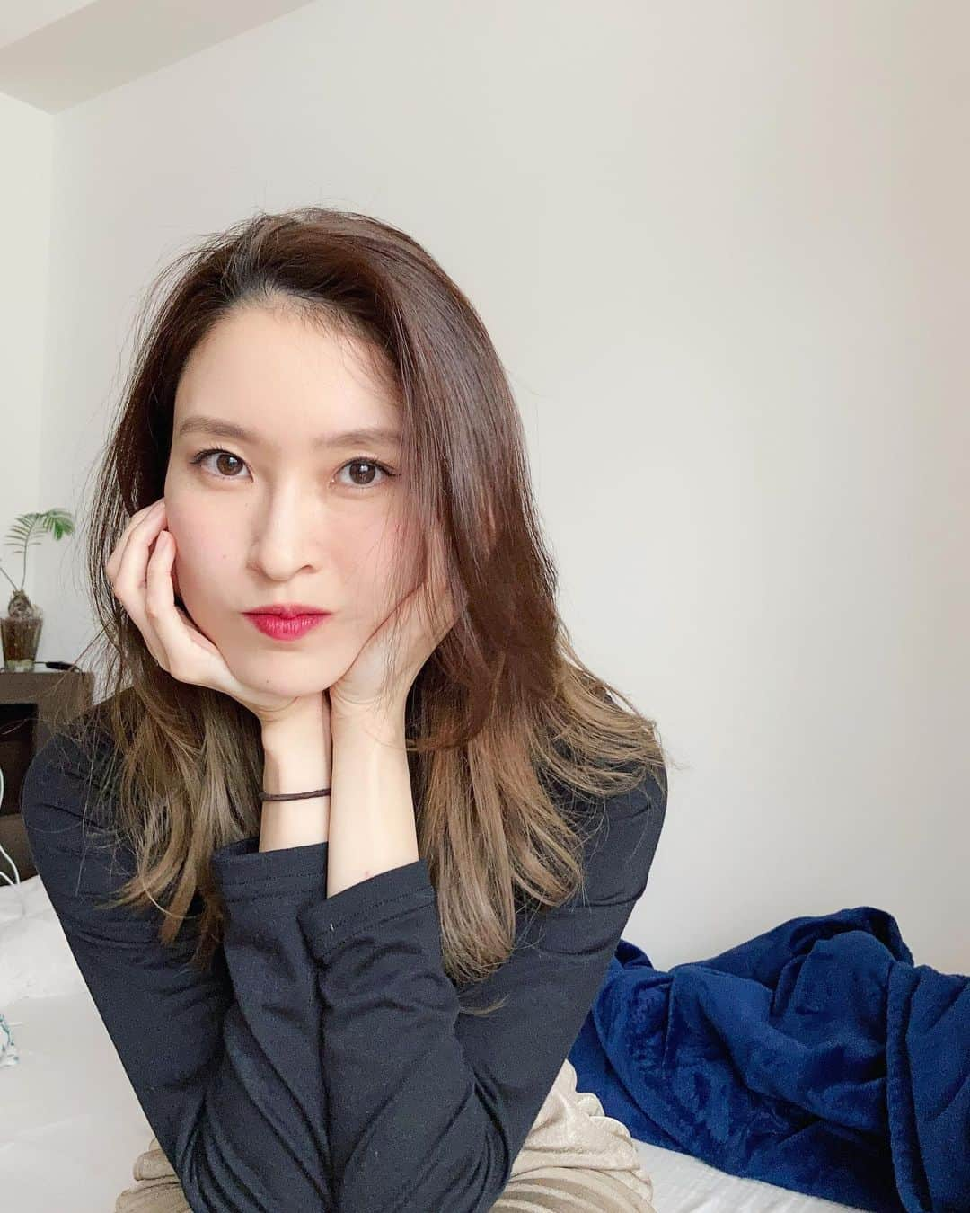 水野瑛さんのインスタグラム写真 - (水野瑛Instagram)「. Spring made me change my hair color and looove how this gradient color look like🤎🤎🤎 . #gradienthair  #springvibes」4月8日 19時21分 - 4aki15