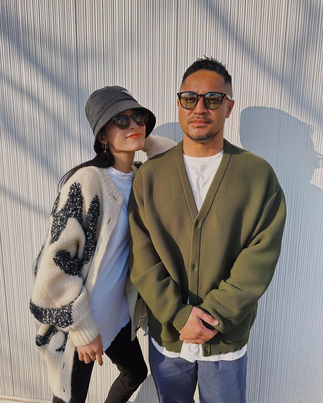 尾崎紗代子さんのインスタグラム写真 - (尾崎紗代子Instagram)「. この間の投稿が息子オバショットだったので 本日は夫オバショットで並べてみる。 今の季節の公園遊びは最高に気持ち良いね☺️🌸  #オバショットBINGO #あともう1オバ #しょーもな #momlife #mommylife #mommy  #育児 #ママライフ  #6歳 #4歳 #1歳 #motherof3 #motherhood  #family #familyphoto  #3人育児  #3児のママ #3児ママ  #familytime  #5人家族 #familyphotograhy #familyfirst」4月8日 19時33分 - osayo_osayo