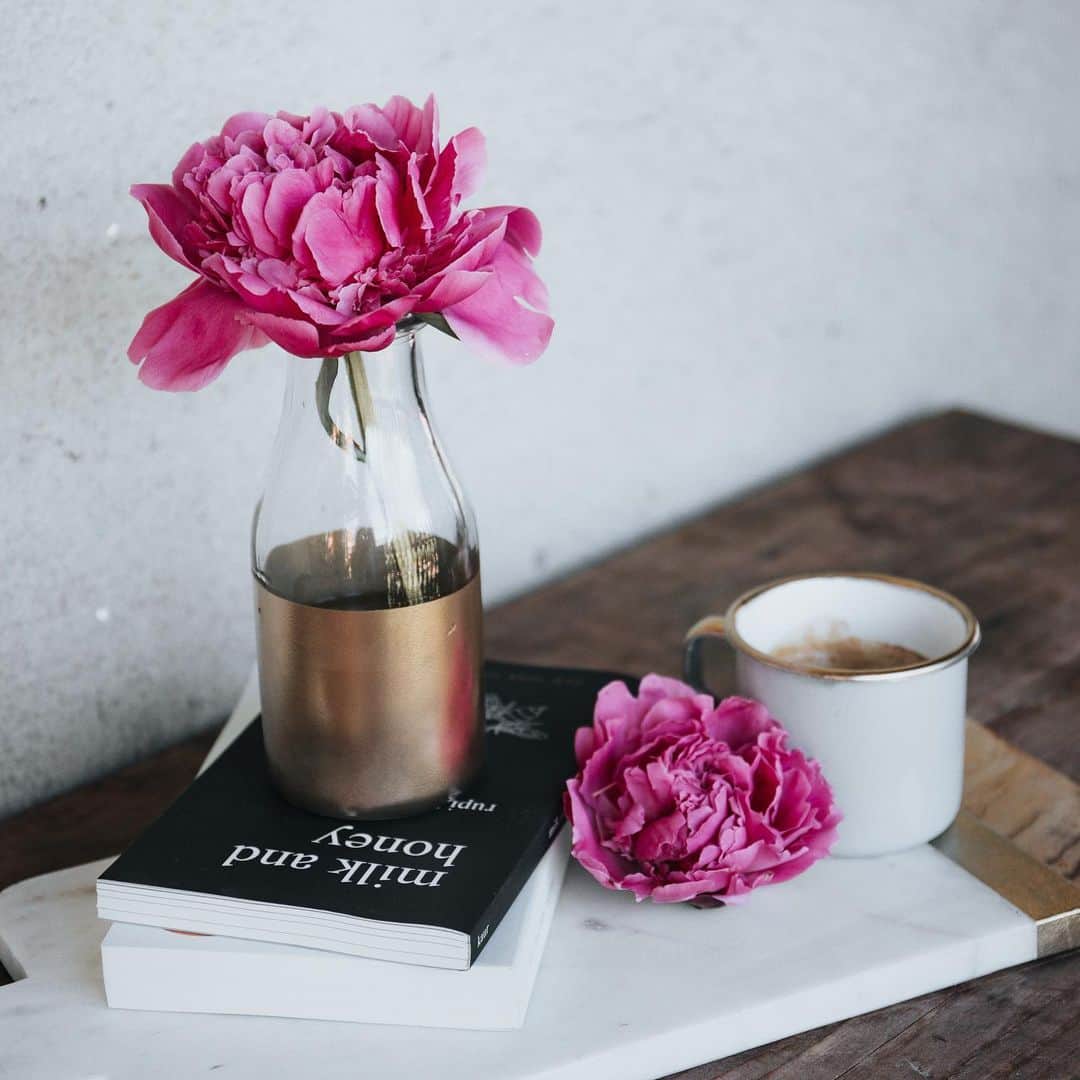 De'Longhi Sverigeのインスタグラム：「Glad påsk! Passa på att unna dig av din favoritkopp med kaffe ☕️🌷💐」