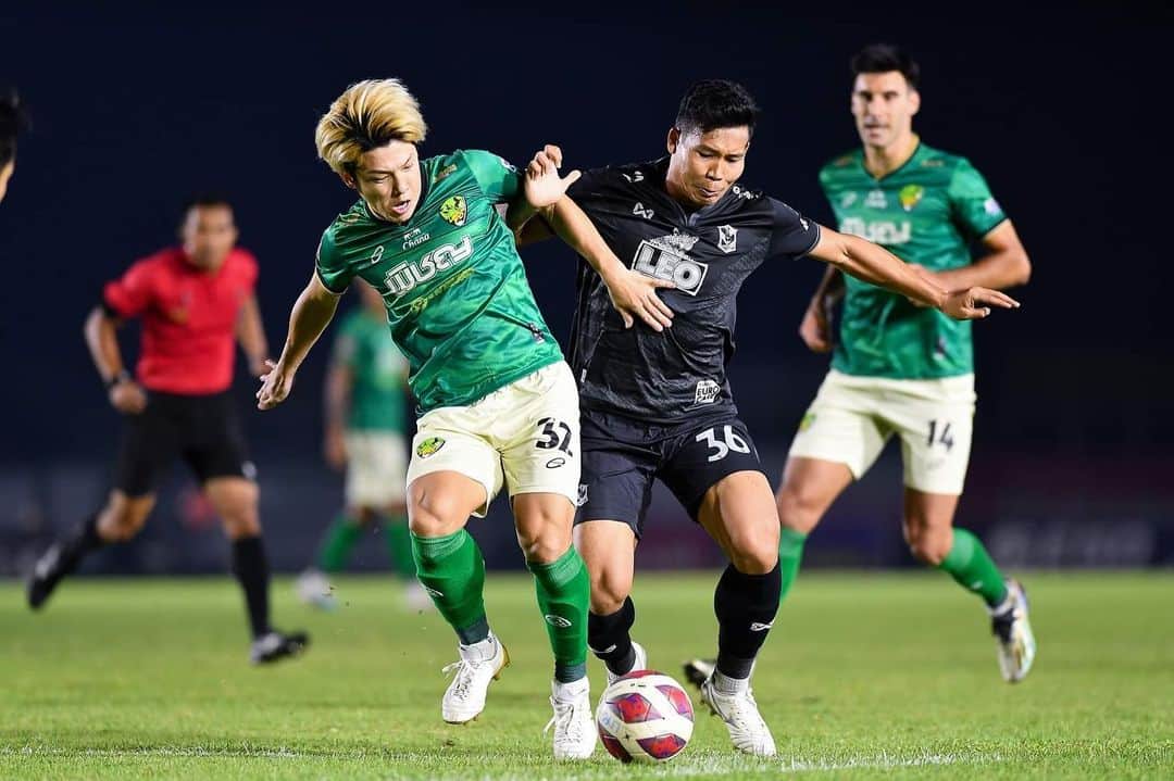 馬場悠企さんのインスタグラム写真 - (馬場悠企Instagram)「One match🐎🟢🔥  #thaileague #japanese #no32 #lampangfc #football #soccer #love #like #thailand  #🇯🇵 #🇹🇭」4月8日 19時30分 - yuki_bamba32