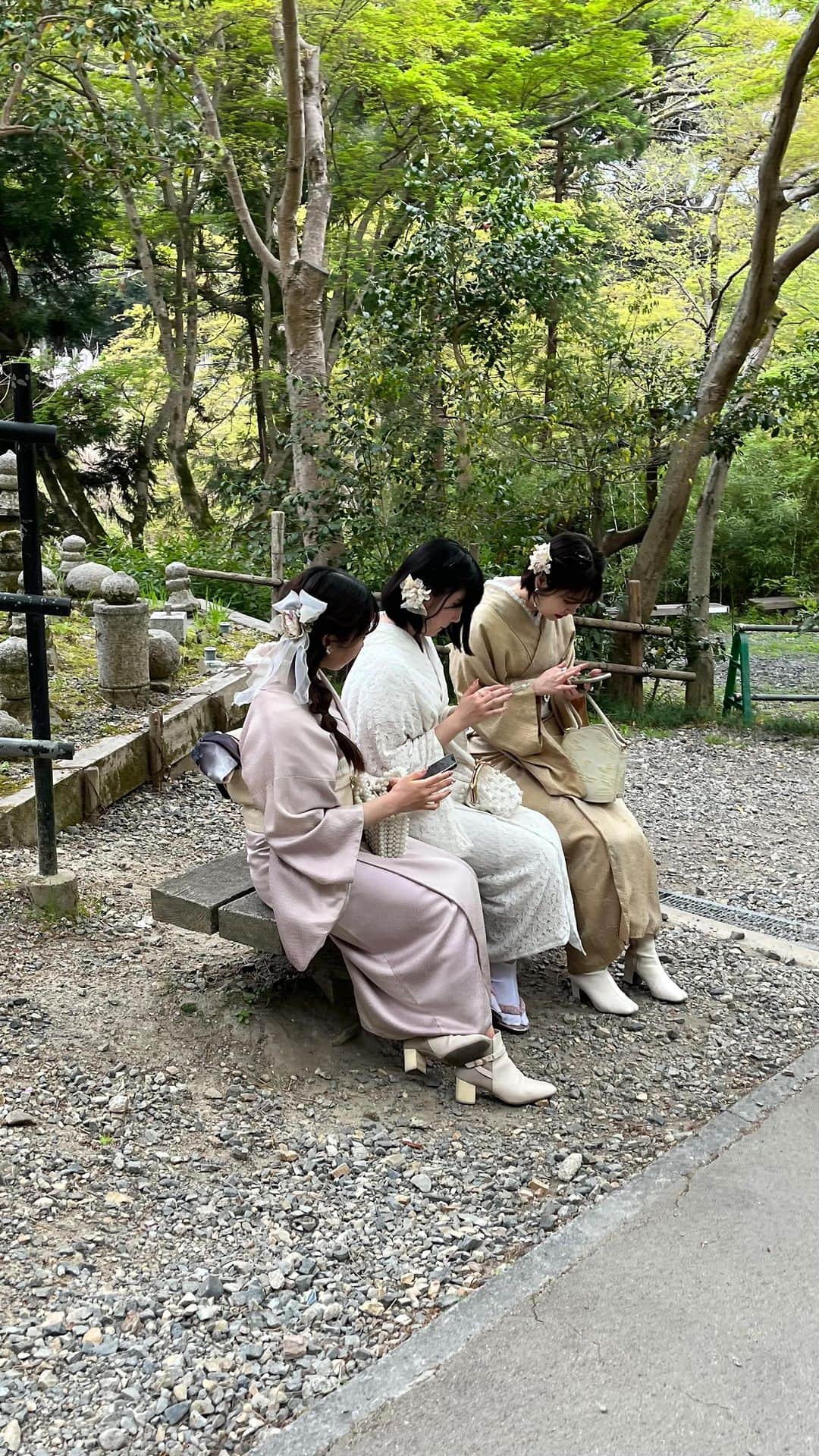 ジュリア・レストイン・ロイトフェルドのインスタグラム：「Japan Diaries, Day 5:🌸 Not So Alone in Kyoto 🌸」