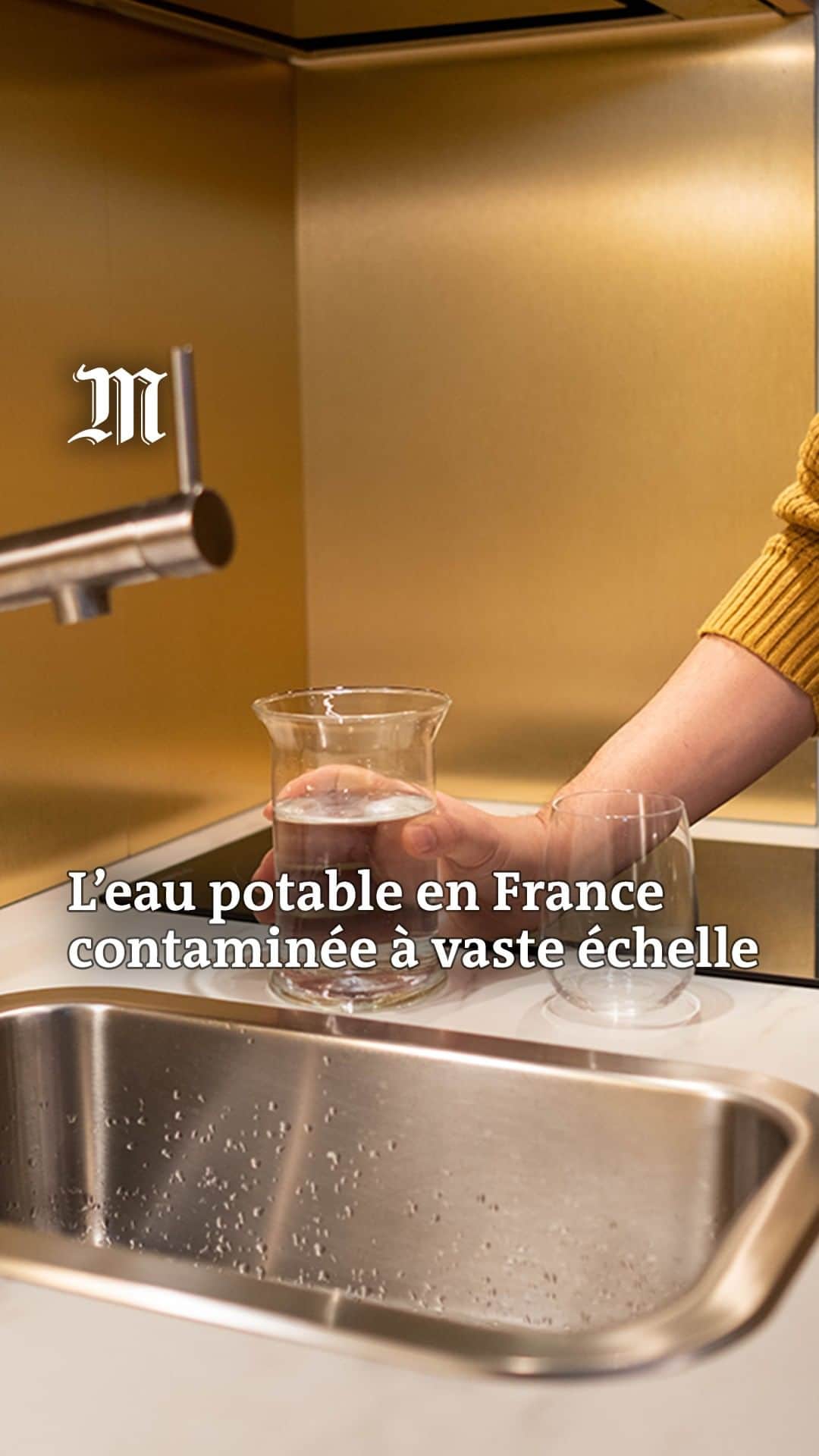 ルモンドのインスタグラム：「Environ un tiers de l’eau distribuée en France serait contaminée par un résidu de pesticide. Vidéo : @laetitialimmois , graphisme : Félix Pommier #water #eau #pesticides #chlorothalonil」