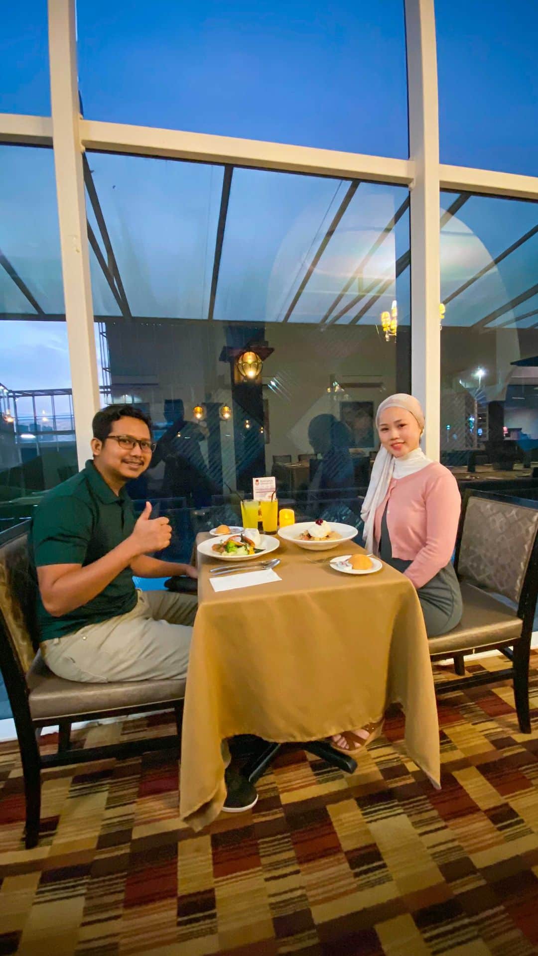 sunaのインスタグラム：「Happy iftar at @havanadiningkl  We found the best restaurant for iftar in KL.  #Malaysia #Kualalumpur #iftar #ramadan  #ramadanmubarak  #ramadankareem  #muslim」