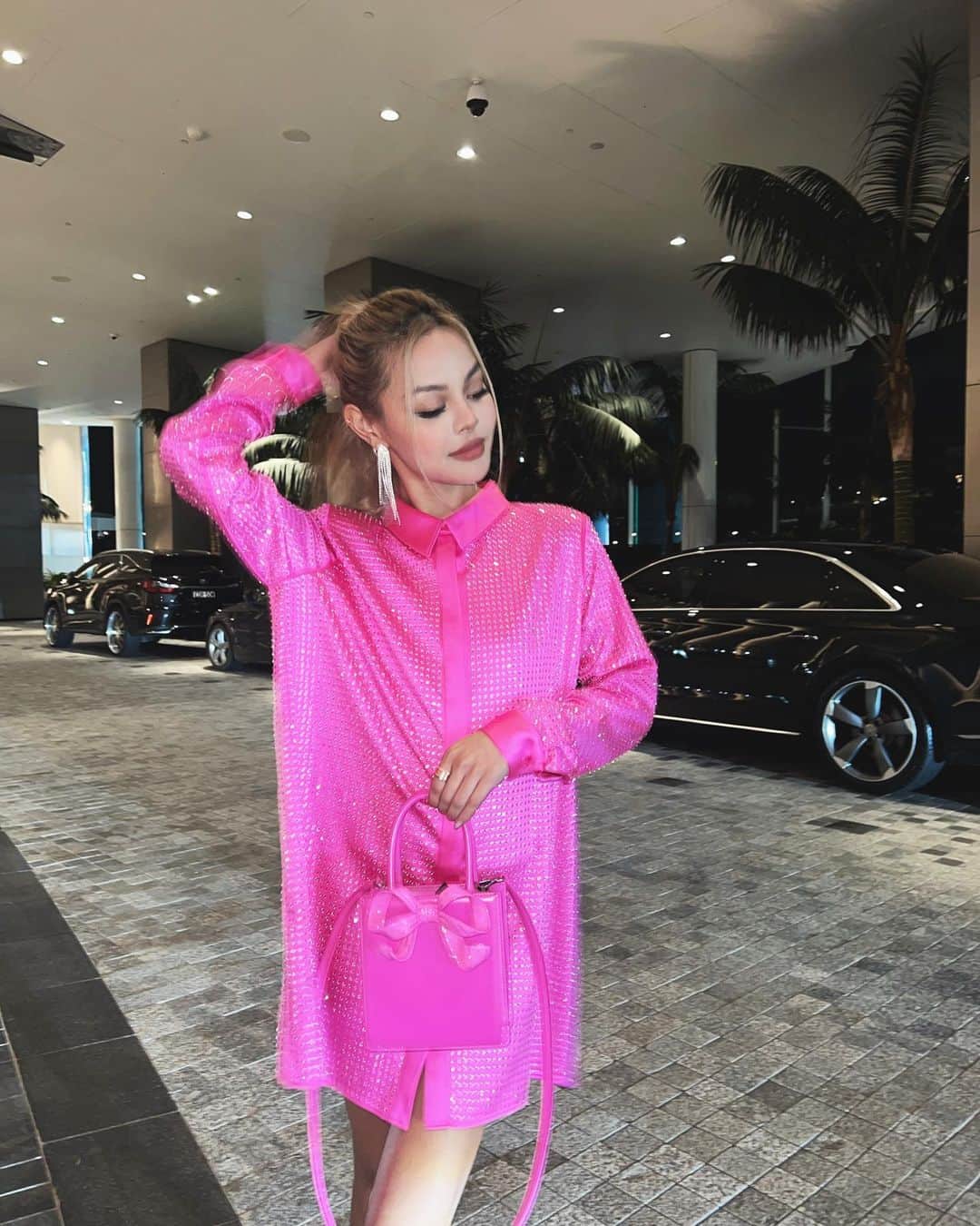 リリーマイマックのインスタグラム：「Barbie core 💖 @mrselfportrait」