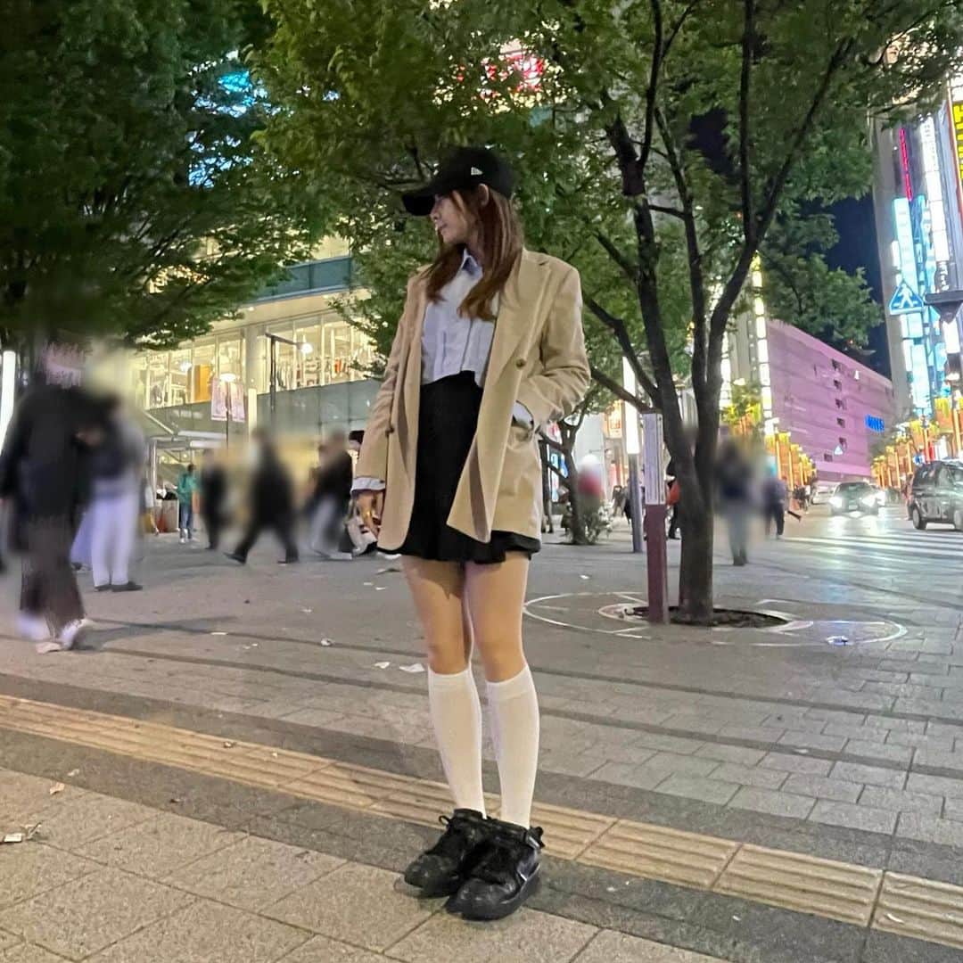 佐久間采那のインスタグラム：「.  zaraのシャツ可愛くて2色買いした·͜· 🩵  amerge.のスカートは履き心地も見た目も安定に最高🥲  #ootd #ootn #outfits #todaysoutfit #todaysoutfits #instafashion #zaraコーデ #ザラ購入品 #amerge #韓国ファッション #シャツコーデ #クロップド丈 #ジャケットスタイル #プリーツスカートコーデ #カラーシャツ #limifeu #오오티디 #옷스타그램 #아웃핏 #데일리룩 #패션스타그램 #穿配不重样 #日系穿搭」