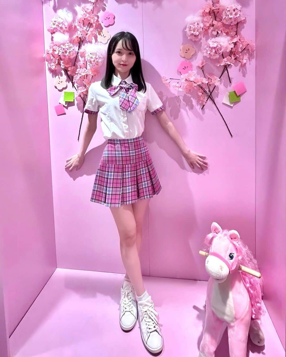 村西里世のインスタグラム：「Pick me ♡♡ ‎ ̖́-   #PRODUCE48 #PICKME #NEKKOYA #韓国制服」