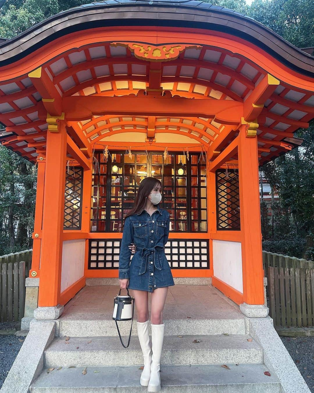 AMIさんのインスタグラム写真 - (AMIInstagram)「⛩ . このワンピ👖🌼*･ 前から見た時のシルエットが可愛すぎ😮‍💨࿔  . 前向きバージョンです👢🤍 . . . . . #ootd #zarawoman #zara #zaradress  #instalike #followforfollowback #instagood  #likesforlike #fashion #code #ladiescode #sidegoreboots  #followers #following」4月8日 20時14分 - _a.mi.m_