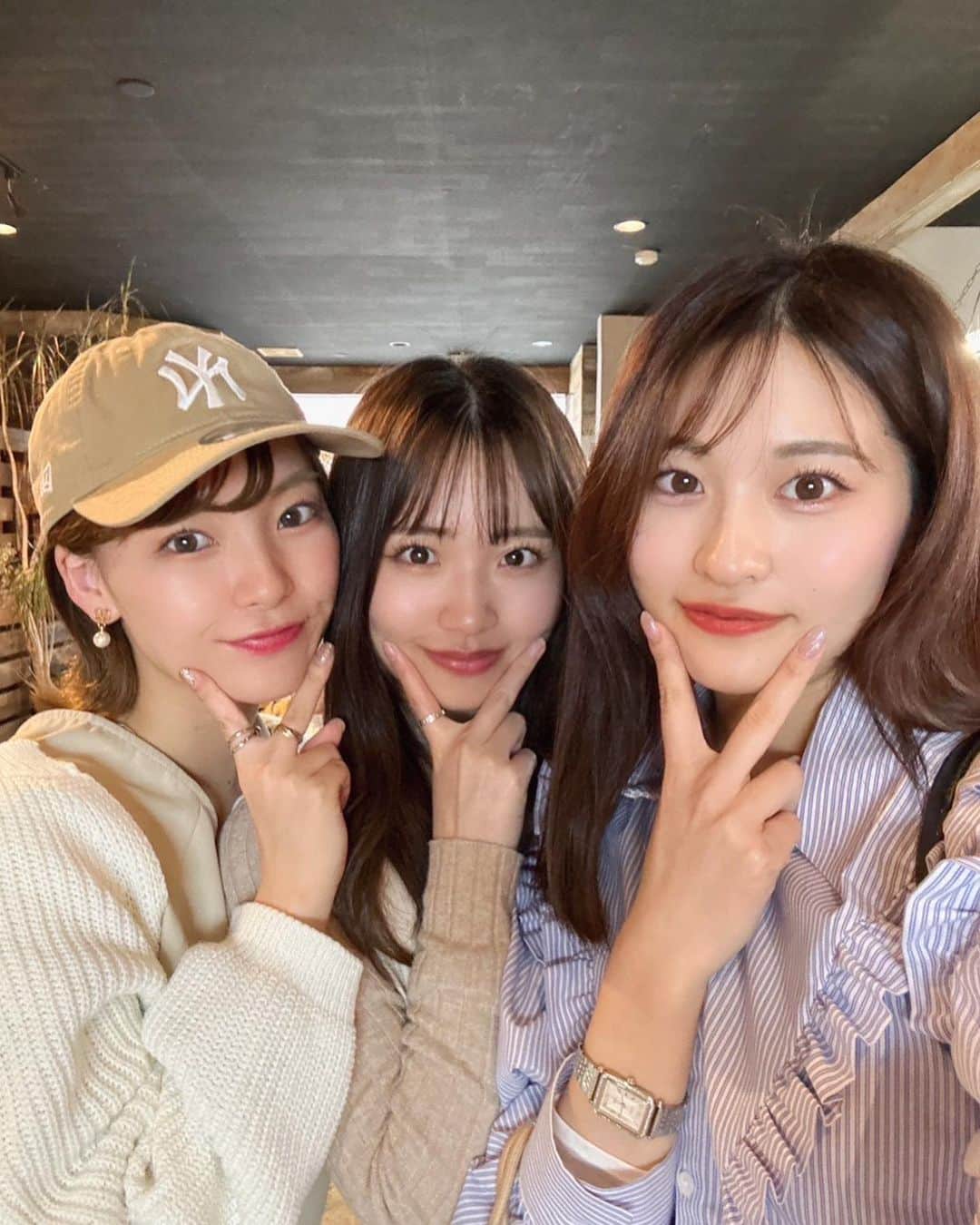 安原舞のインスタグラム：「大好きな２人と京都旅♡  店員さんがお手拭きに 似顔絵描いてくれる 心あったまるカフェ☕️  #京都カフェ」