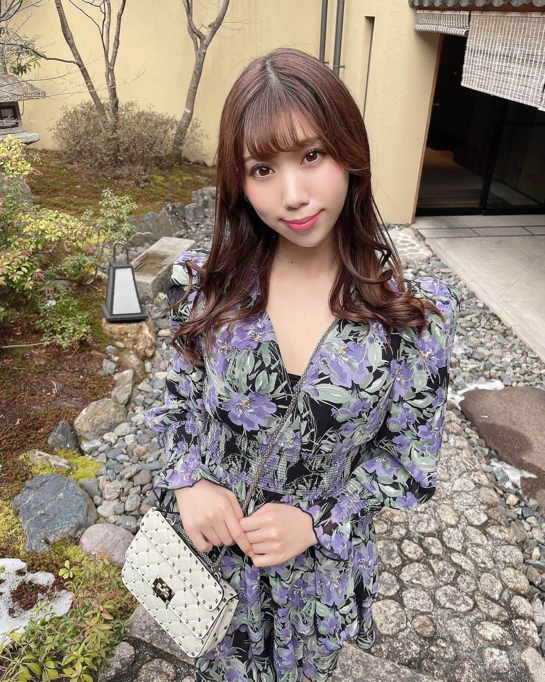 のインスタグラム：「♡ 私服の約9割花柄マン🌸🌸🌸 . . . #ファッション #ファッションコーデ  #花柄 #花柄ワンピース  #SHEIN #shein購入品  #シーイン #シーインコーデ  #fashion #fashionstyle」
