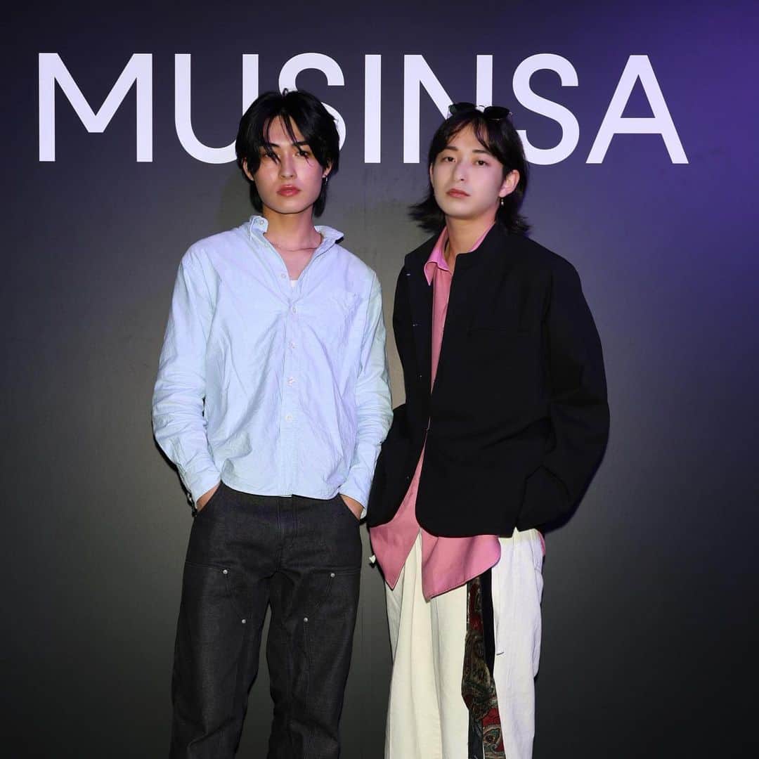 上野一稀さんのインスタグラム写真 - (上野一稀Instagram)「・ MUSINSA TOKYO popup @musinsa_japan  @musinsa_global  ・ ・ 今日響いた言葉  Think different. （発想を変えろ。） ・ ・ 今までとは違う新しいアイディアや考えを増やしていきたい。 ・ ・ ・ ・ ・ ・ ・ ・ ・ #musinsa #musinsaglobal #musinsatokyo #ムシンサ #メンズファッションコーデ #メンズファッションコーディネート #レイヤード #春服コーデ #春服コーディネート #韓国ファッション #韓国ファッションコーデ #韓国ファッションメンズ #韓国ファッショントレンド #ユニセックスコーデ #ユニセックスファッション」4月8日 20時44分 - itsuki1158