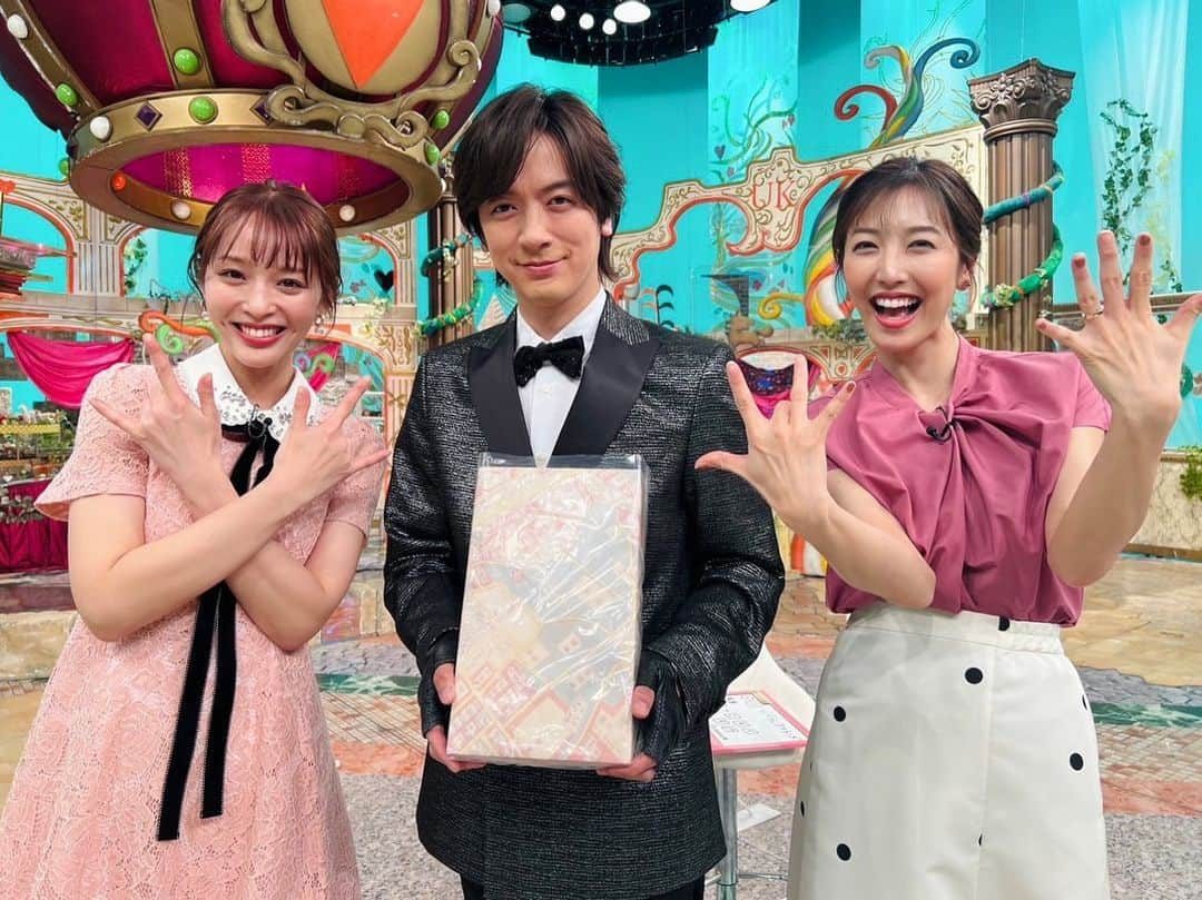 小澤陽子さんのインスタグラム写真 - (小澤陽子Instagram)「🧁  我らが国王！ みんな大好き！ DAIGOさん！🎸🎤🔒🎼🌹🍽 45回目の𝐻𝐴𝑃𝑃𝑌 𝐵𝐼𝑅𝑇𝐻𝐷𝐴𝑌🎉  4 ドゥアイズ(現６番人気) 5 ハーパー(現３番人気) か…ありそう！！(#桜花賞) 果たして。  #おめでとうございます㊗️ #明日当たりますように #夜遅い時間ですが #馬好王国みてね #皆さんの買い目は？  ※一部地域除く😭😭🙏🏻」4月8日 20時57分 - yoko.ozawa729