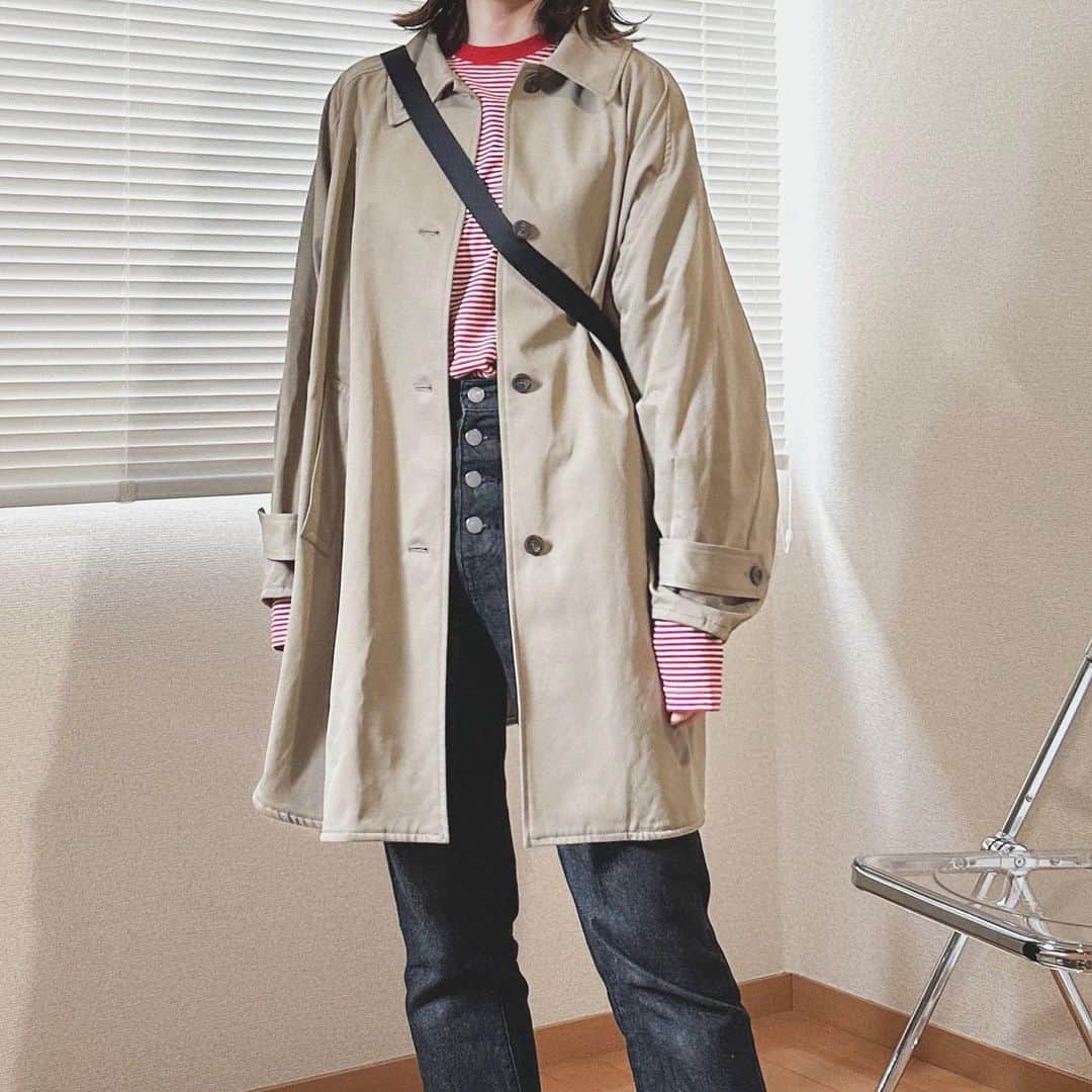 のインスタグラム：「ㅤㅤㅤㅤㅤㅤㅤㅤㅤㅤㅤㅤㅤ ㅤㅤㅤㅤㅤㅤㅤㅤㅤㅤㅤㅤㅤ outer : #jointworks top : #ungrid denim : #journalstandardrelume bag : #uniqlo sneakers : #無印良品 ㅤㅤㅤㅤㅤㅤㅤㅤㅤㅤㅤㅤㅤ ライブの日の楽ちんコーデ♩ 雨の日だったので膝丈のポンチョコートを☔︎ ㅤㅤㅤㅤㅤㅤㅤㅤㅤㅤㅤㅤㅤ このコートにハーフパンツ合わせたいけど、膝のアザが全然治らないのでしばらく無理そう😇 怪我の治癒力の低下で年齢を感じる、、 ㅤㅤㅤㅤㅤㅤㅤㅤㅤㅤㅤㅤㅤ #kaho_fashion」