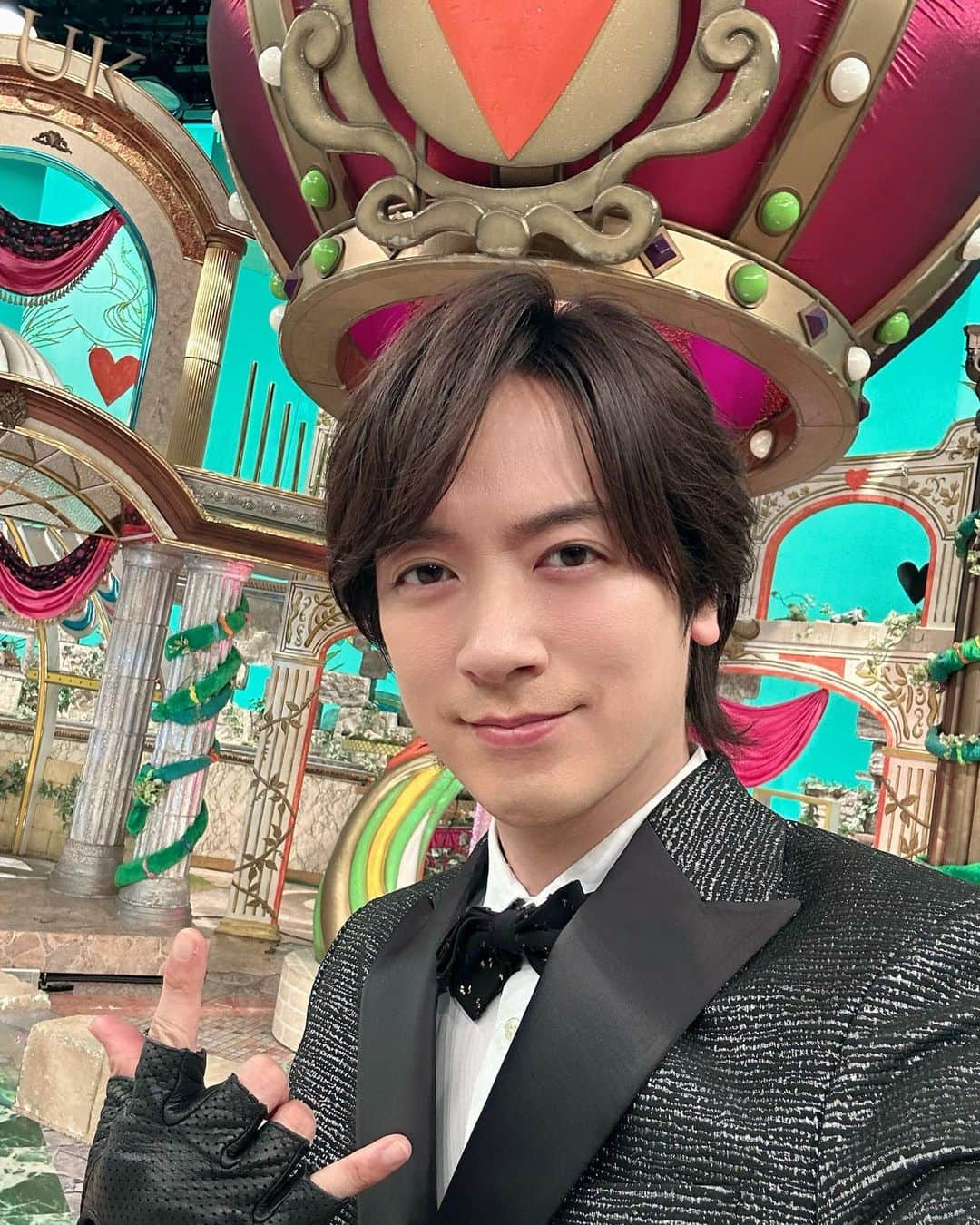 DAIGOのインスタグラム：「今日で45歳になりました！  HAPPY BIRTHDAY TO ME！  アラフィフ！！  お祝いメッセージみなさんありがとうぃっしゅ！  SGIG！  四の五の言わず頑張ります！ 　 #DAIGO #45歳 #折り返してる #仕事 #子育て #パパがんばります！ #ありがとう #四の五の言わず #使い方あってた？ #まあいいか！」