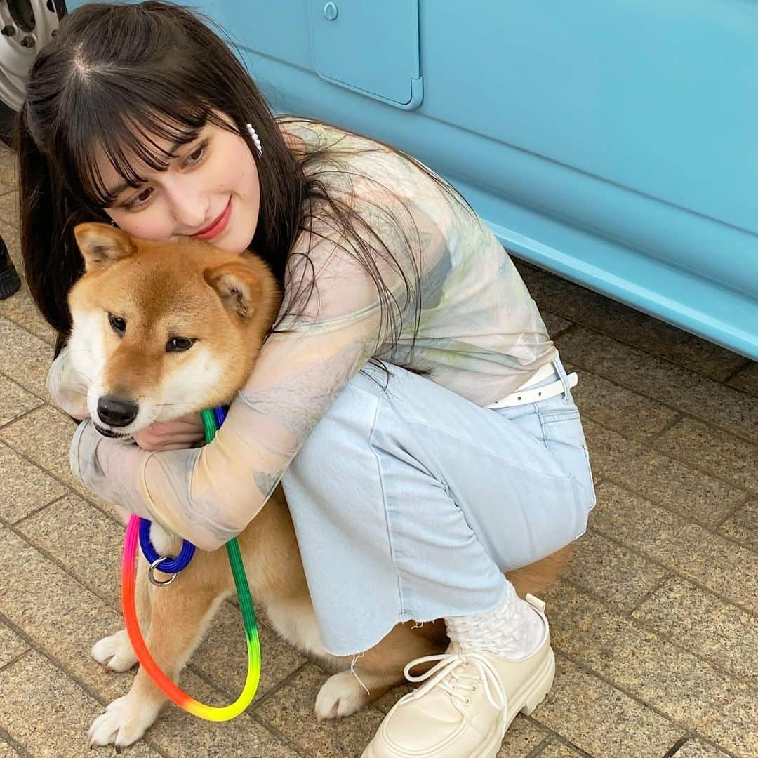 木内舞留のインスタグラム：「人生で初めて愛犬とランウェイ歩きました...嬉しかったなぁ🐕❣️  直前までずっと緊張してたけど、ちゃんと歩いてくれてありがとうねひーちゃん🐕」