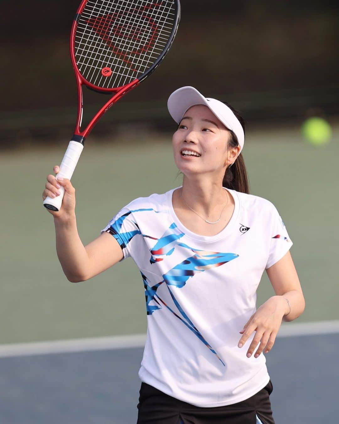 小堀桃子のインスタグラム：「. . . 😀 . . . #ダンロップ #ダンロップテニス #dunlop #dunloptennis」