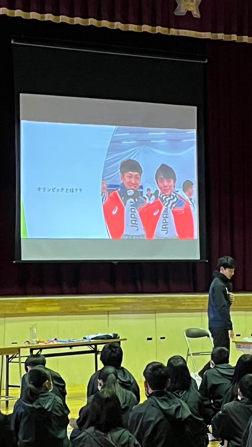 のインスタグラム：「⛸🏫 Thank you Team Harumidai !!!!!  #大阪 #堺市 #中学校 #お手紙 #講演会 #体験会 #ショートトラック #阪南大学 #谷歯科 #徳丸農園 #アスリート #スポーツ #スポーツ選手 #ギフト #顔晴ろう」