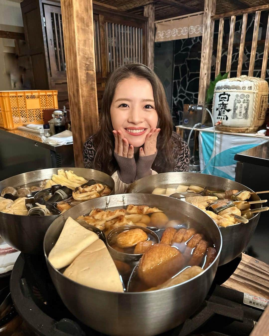 綺咲愛里のインスタグラム：「. ドラマ「婚活食堂」にゲストとして、高瀬川千波役で出演いたします💍 ぜひ、見ながら恋の行方を応援していただけたら嬉しいです💘 ⁡ 4月15日(土)から🍢 第1回目の放送はちょうど来週の土曜日！ BSテレ東 毎週土曜　深夜24:00〜24:30 テレビ大阪 毎週土曜　深夜25:00〜25:30 TVerもみれます🫧 ⁡ おいしすぎるおでんと共に📸 . #菊池桃子 さん #婚活食堂 #BSテレ東 #テレビ大阪 #🍢」