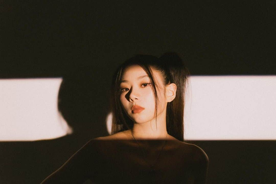 Hannahのインスタグラム：「Omg벌써 D-7 new ep coming soon💛」