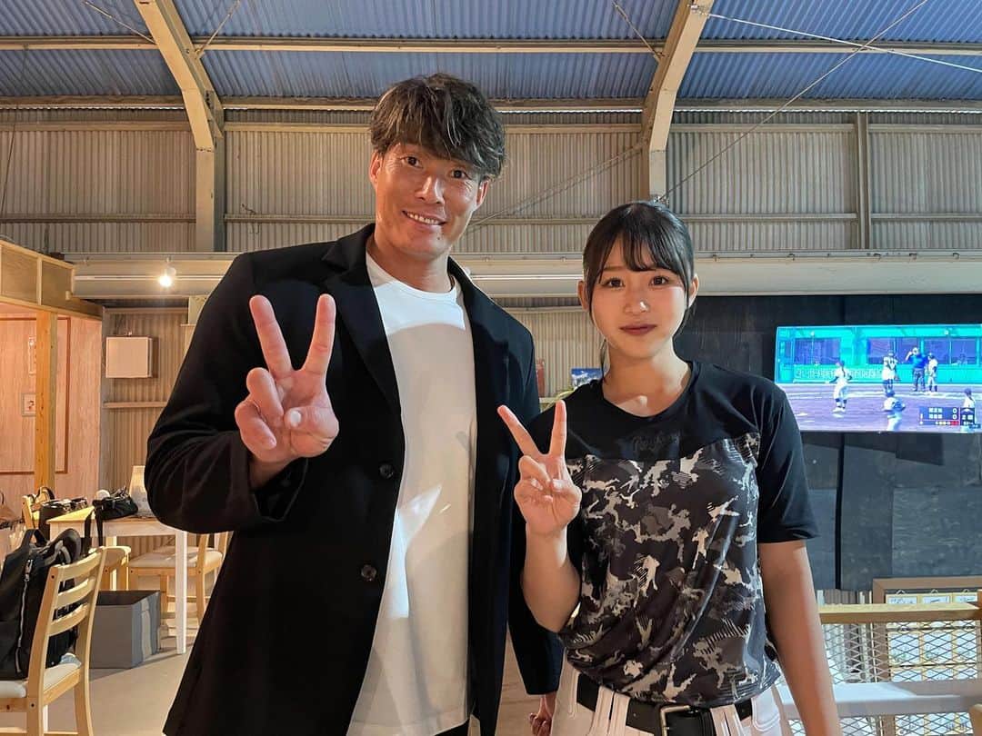 のインスタグラム：「女子野球コンテスト🩵  糸井さんと鈴木さんと森さんとクーニンさんなどど審査員役として参加しました！  ほんっとに素晴らしい1日でした！！！  糸井さん思った5倍くらい体大きくて すっごい感動。。  鈴木さんの優しくて落ち着いた雰囲気もカッコよかったです🤩  なんといっても森ひなさんはかわいすぎる！！！ ちょー大好きになりました！！  #女子野球コンテスト」