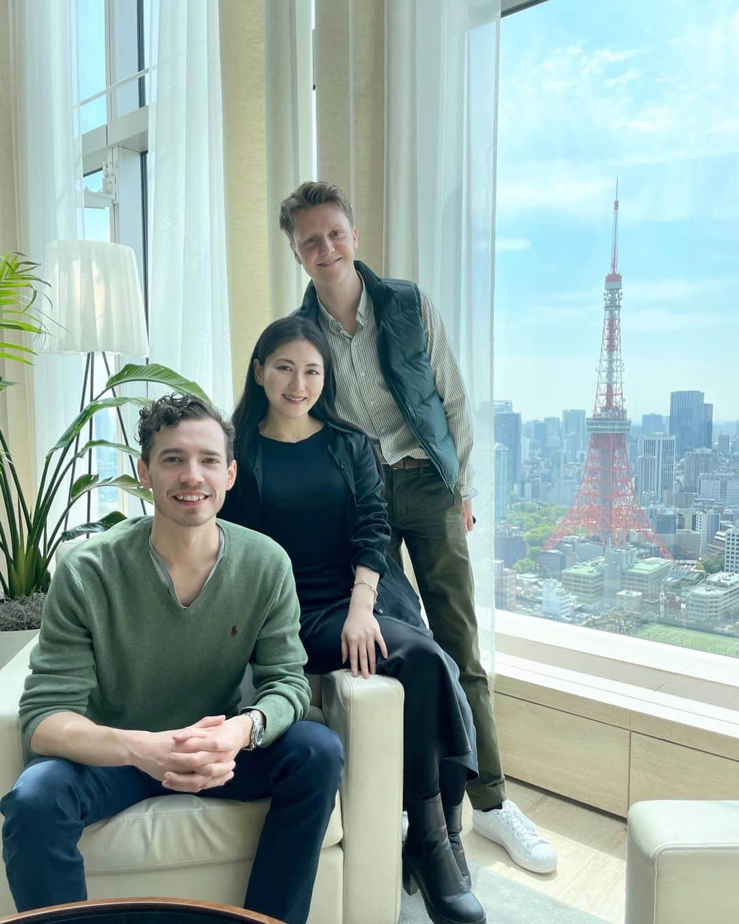 田中彩子さんのインスタグラム写真 - (田中彩子Instagram)「After arrival in Japan I was so happy to hear the wonderful Carl Nielsen Quintet at the Danish Embassy, surrounded by the most beautiful Danish furniture. Absolutely fenomenal!@carlnielsenquintet  @augustfinkas #carlnielsenquintet  This photo was taken the next day🔥  日本に到着後ご招待頂いていたデンマーク大使館へ🇩🇰 デンマークの美しい家具が揃った場所で、スターソリストが集まった素晴らしいカール・ニールセンクインテットを運良く聴くことができて大変幸せでした。そしてカール・ニールセンに俄然興味が湧きました。写真は翌日のです。  #カールニールセンクインテット  #カールニールセン #デンマーク」4月8日 22時28分 - ayakotanaka_instaofficial