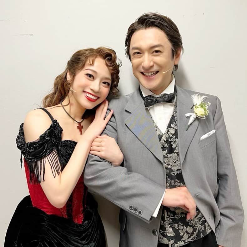 石丸幹二さんのインスタグラム写真 - (石丸幹二Instagram)「#ジキルアンドハイド 一足お先に #真彩希帆 さんとの組み合わせ今日がラスト。 可憐で素敵な #ルーシー でした‼️ また、どこかでご一緒できる事を願っています。 #愛知県芸術劇場大ホール #石丸幹二」4月8日 22時22分 - team_kanji_ishimaru