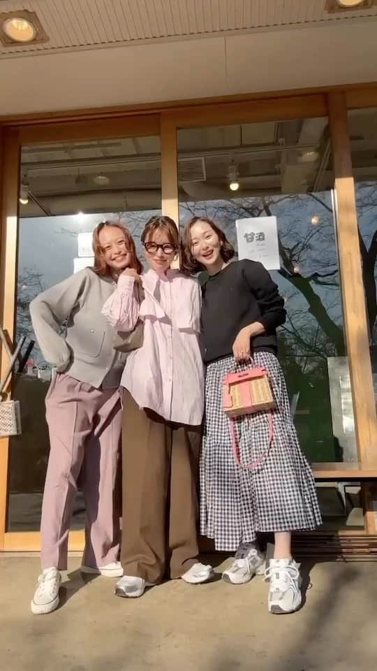 のインスタグラム：「.*･ﾟ　.ﾟ･*. ⁡ ⁡ 今月もまた会える🤭💓 ⁡ 楽しみぃ🐥♡♡ ⁡ ⁡ #大爆笑 #ピンクコーデ #おそろコーデ #pink #スニーカー #スニーカーコーデ #pinkコーデ」