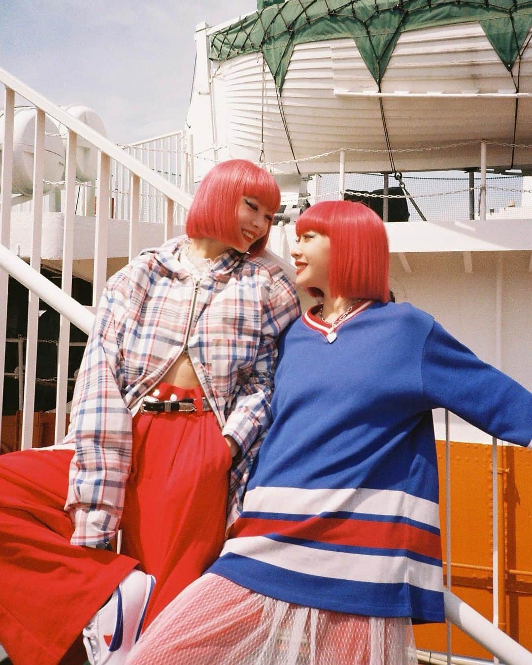 のインスタグラム：「CLOT×NIKE "CLOTEZ"コラボレーション第三弾🔥 今回のコレクションは1972年のOG NIKE CORTEZシューズにオマージュを捧げたコレクションになっているよ✨ トリコロールのカラーはCLOTのシグネチャースタイル。クラシックでとってもかっこいい💘なんといっても２つの履きこなしが出来るのが色んなスタイルを楽しめて嬉しいよね🫶 The third edition of the "CLOTEZ" collaboration 🔥. This collection pays homage to the 1972 OG NIKE CORTEZ shoes ✨. The tricolor is CLOT's signature style. The tricolor is CLOT's signature style, classic and very cool💘 And the best of all, you can wear them in two different ways for a variety of styles 🫶  @CLOT @Nike.  #CLOTxNike #CLOTEZ #CLOTSS23 #CLOTSS23」